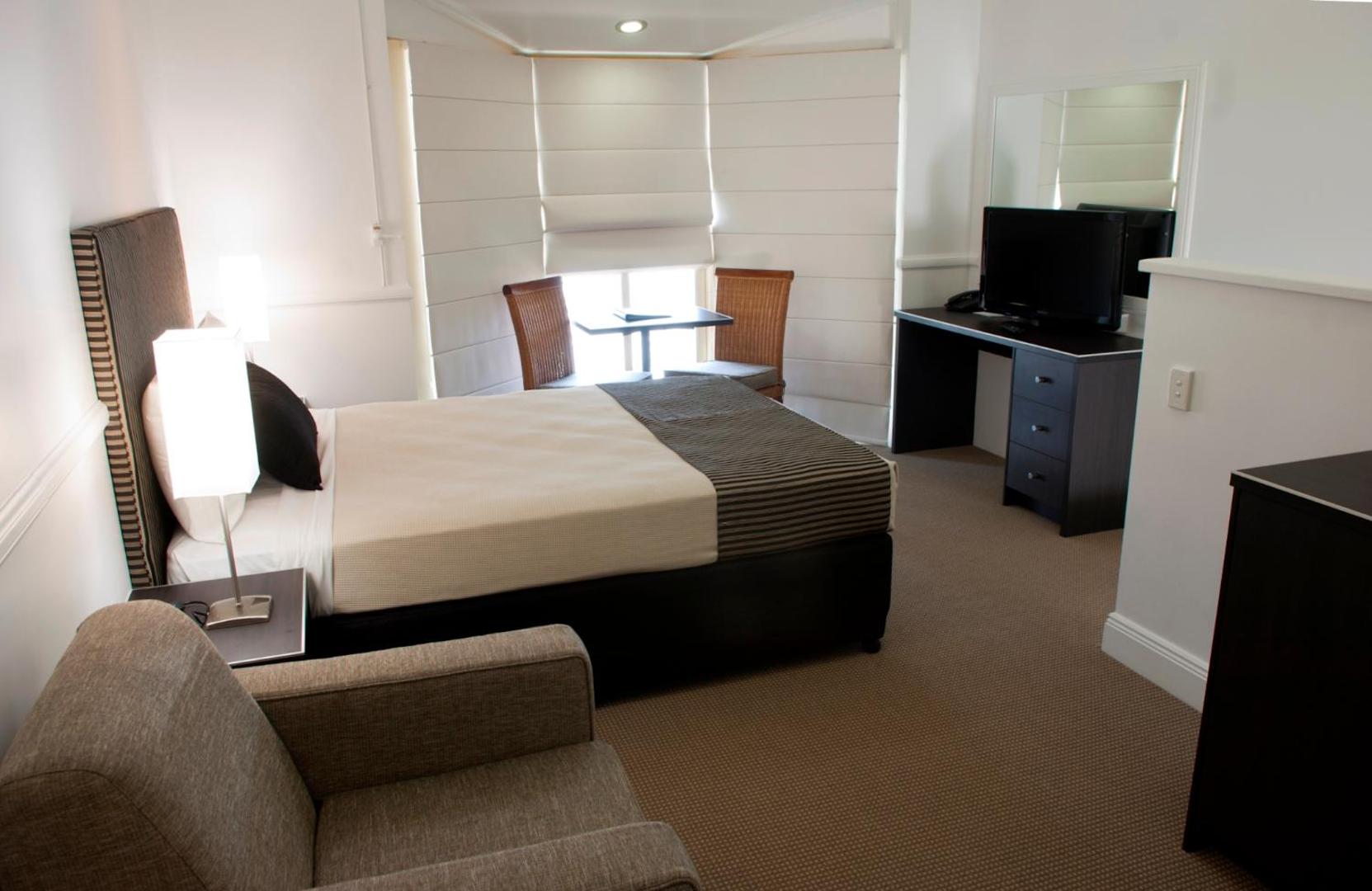 Comfort Inn & Suites Northgate Airport