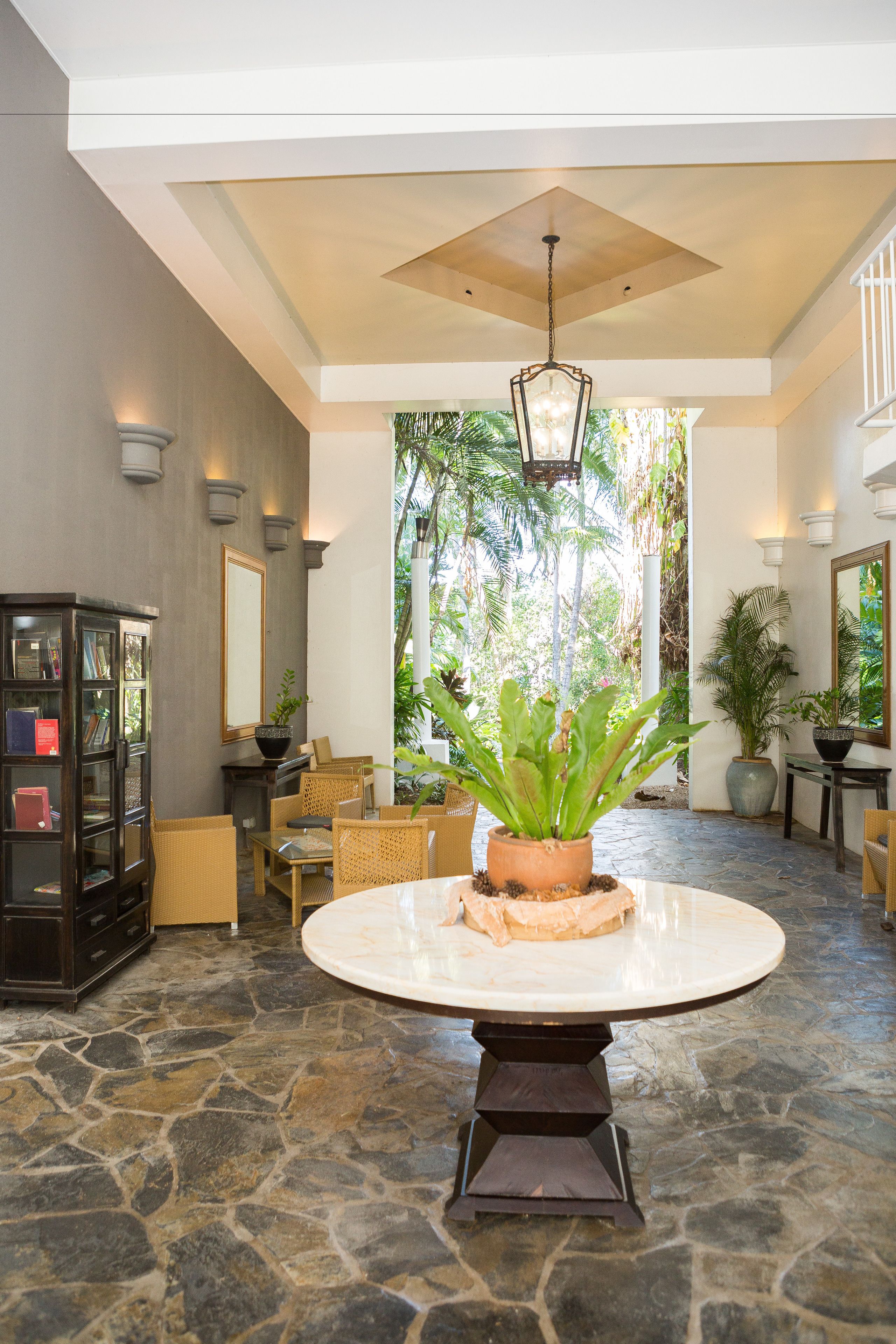 Alamanda Palm Cove by Lancemore