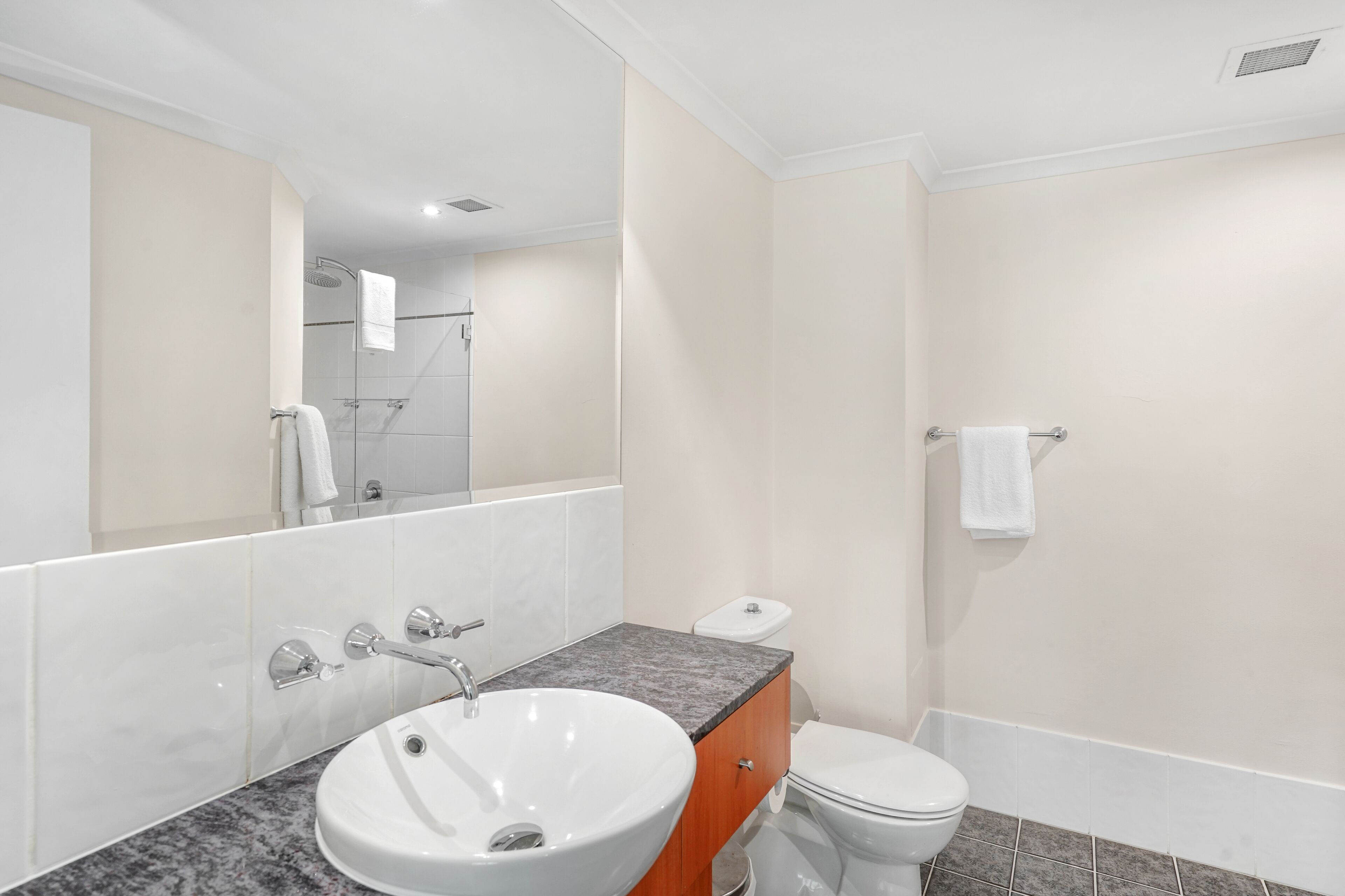 Alamanda Palm Cove by Lancemore