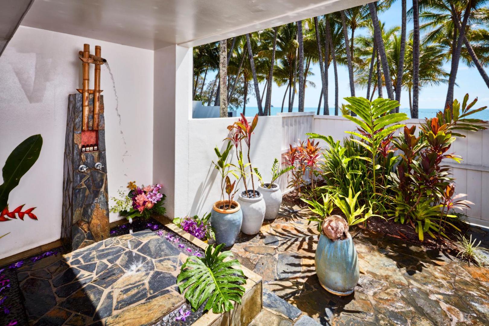 Alamanda Palm Cove by Lancemore