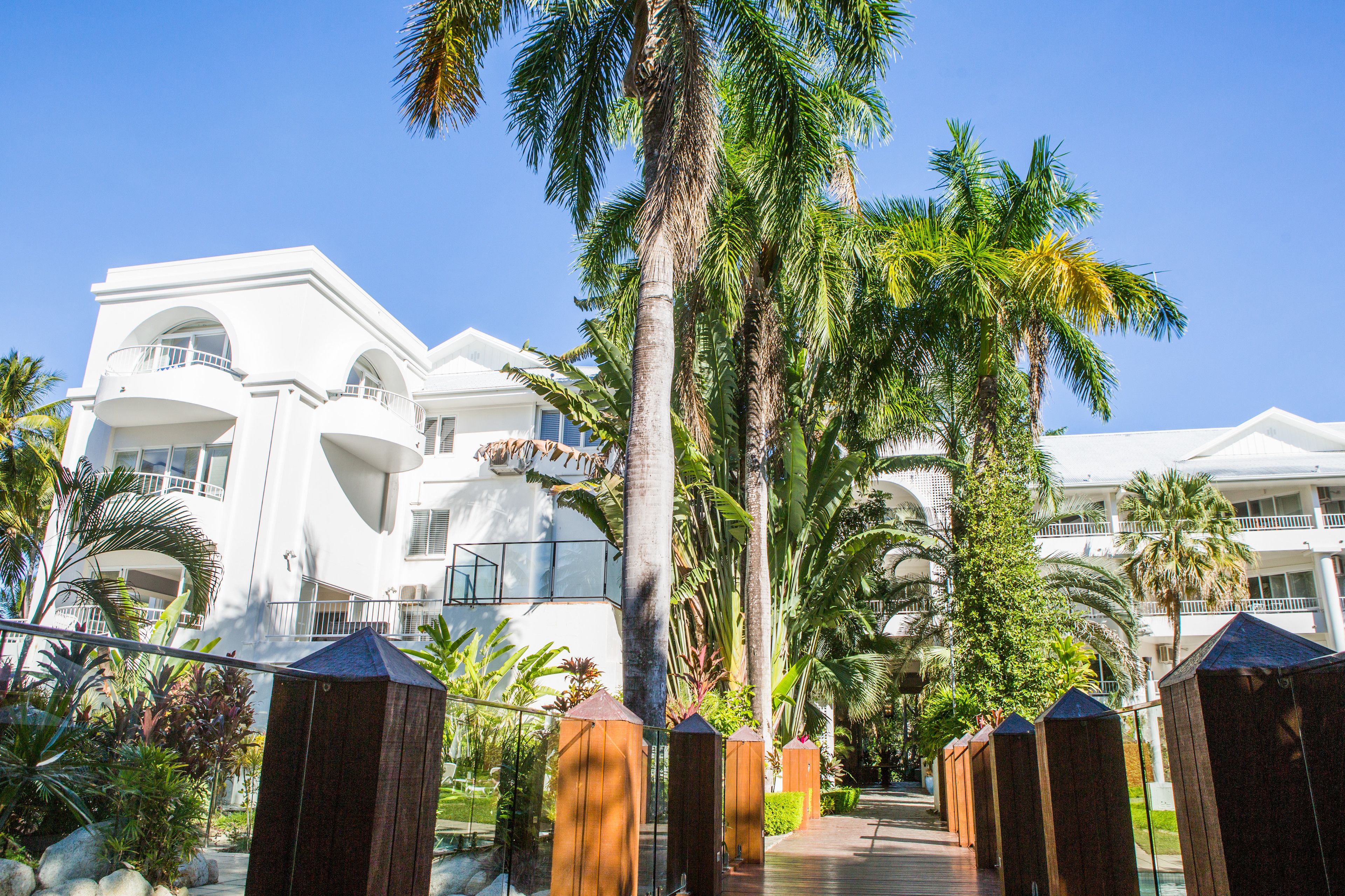 Alamanda Palm Cove by Lancemore