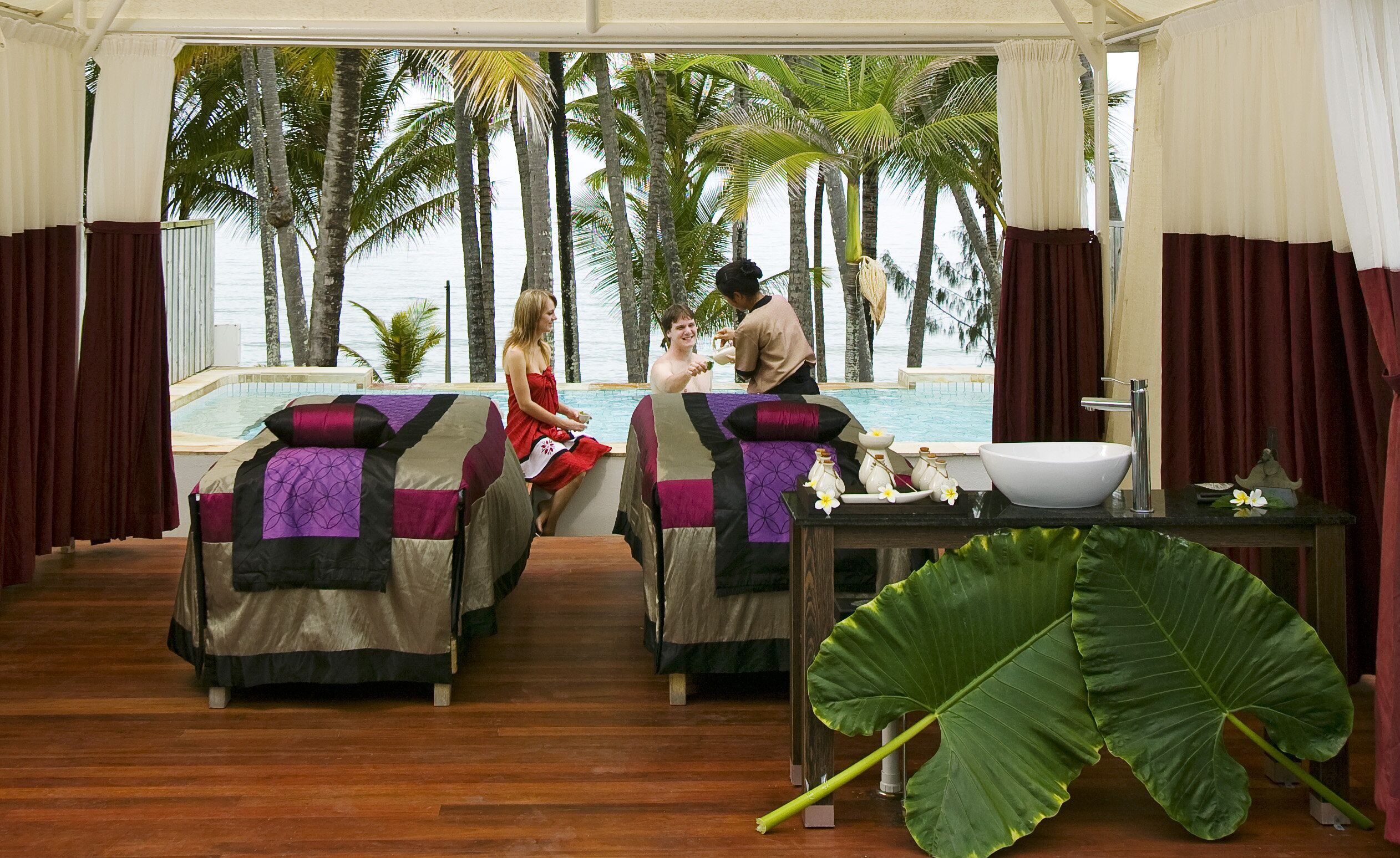 Alamanda Palm Cove by Lancemore