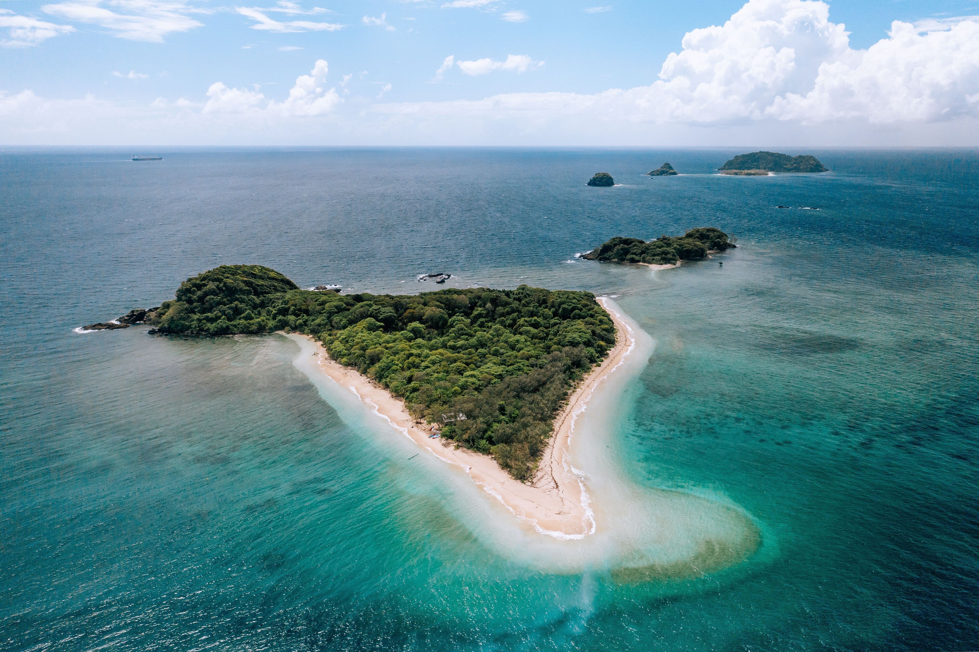 Alamanda Palm Cove by Lancemore