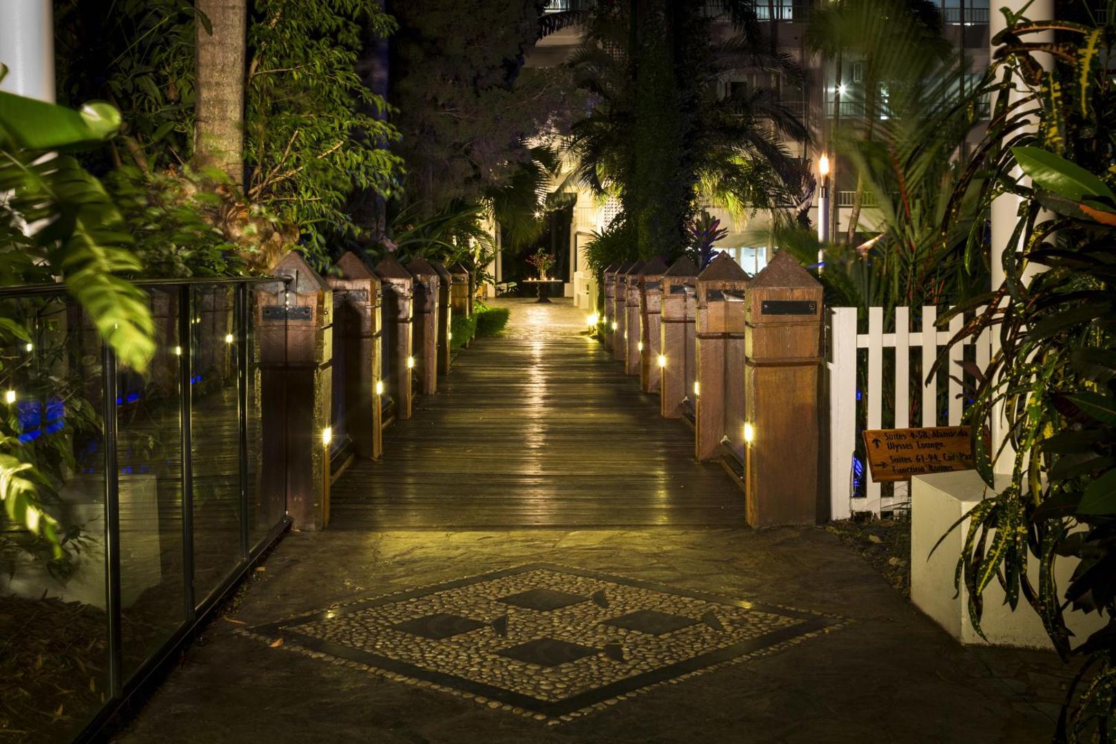 Alamanda Palm Cove by Lancemore