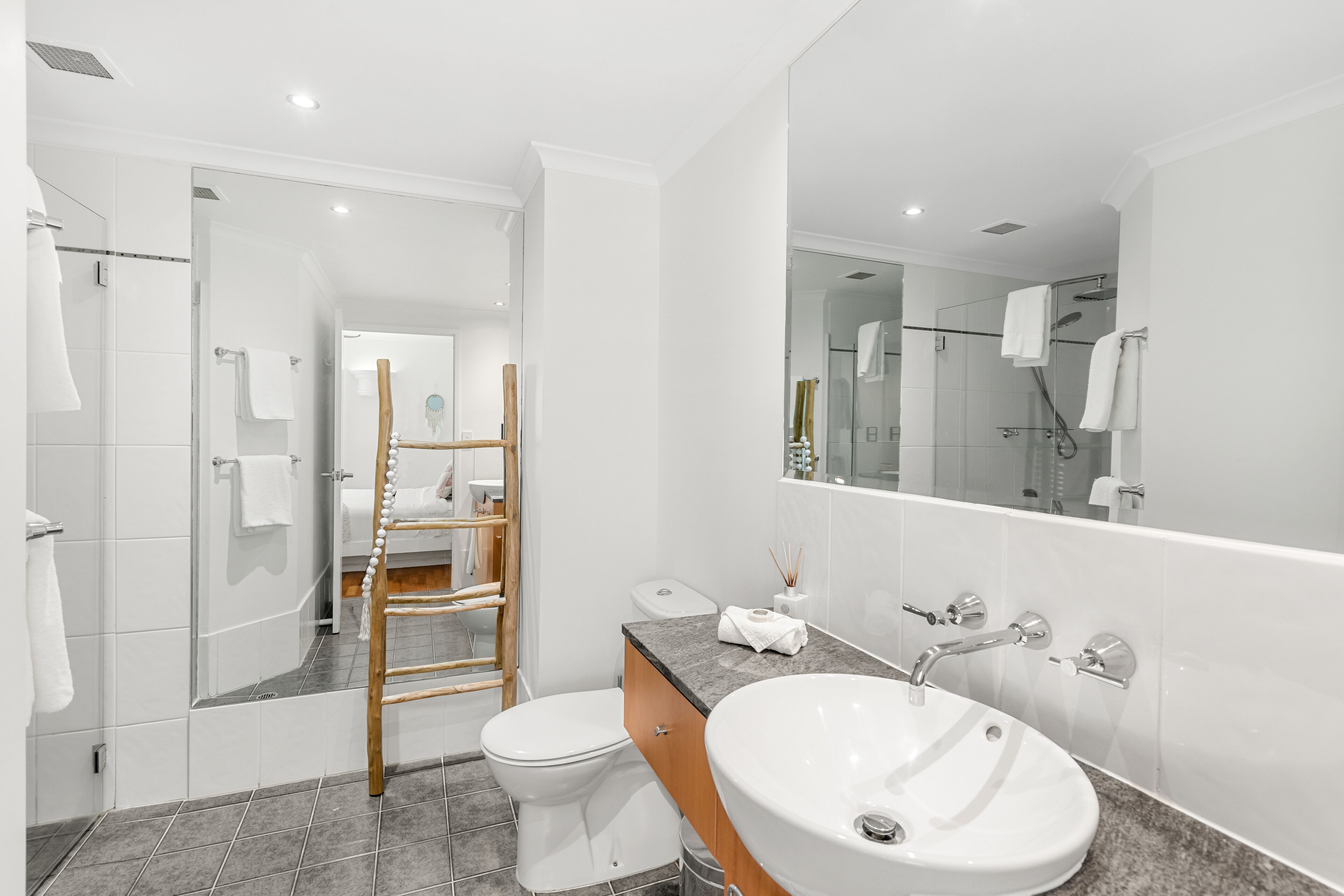 Alamanda Palm Cove by Lancemore