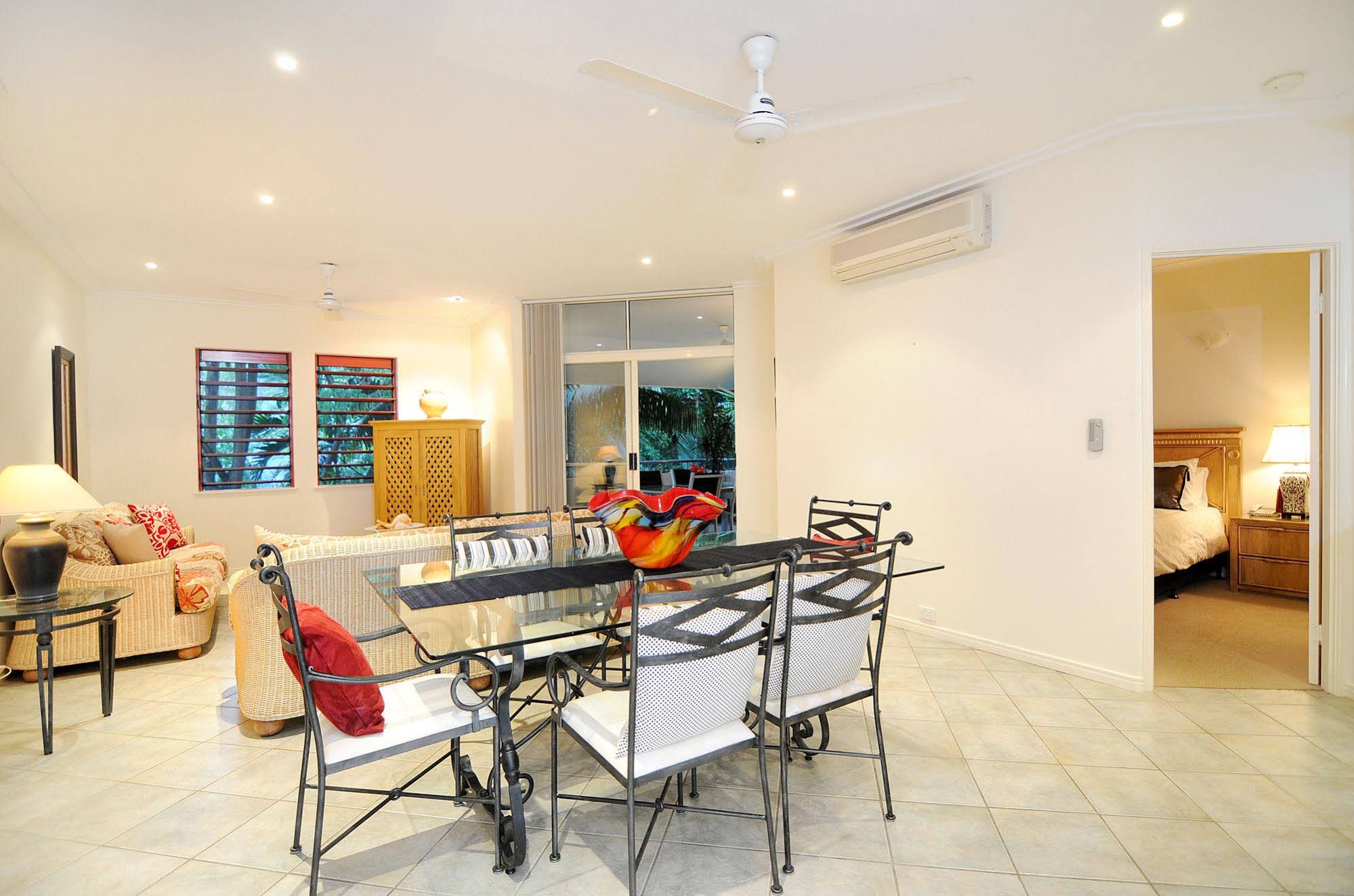 Oasis Palm Cove