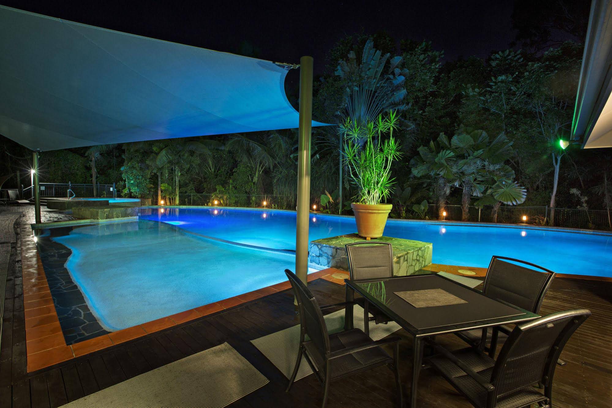 Oasis Palm Cove