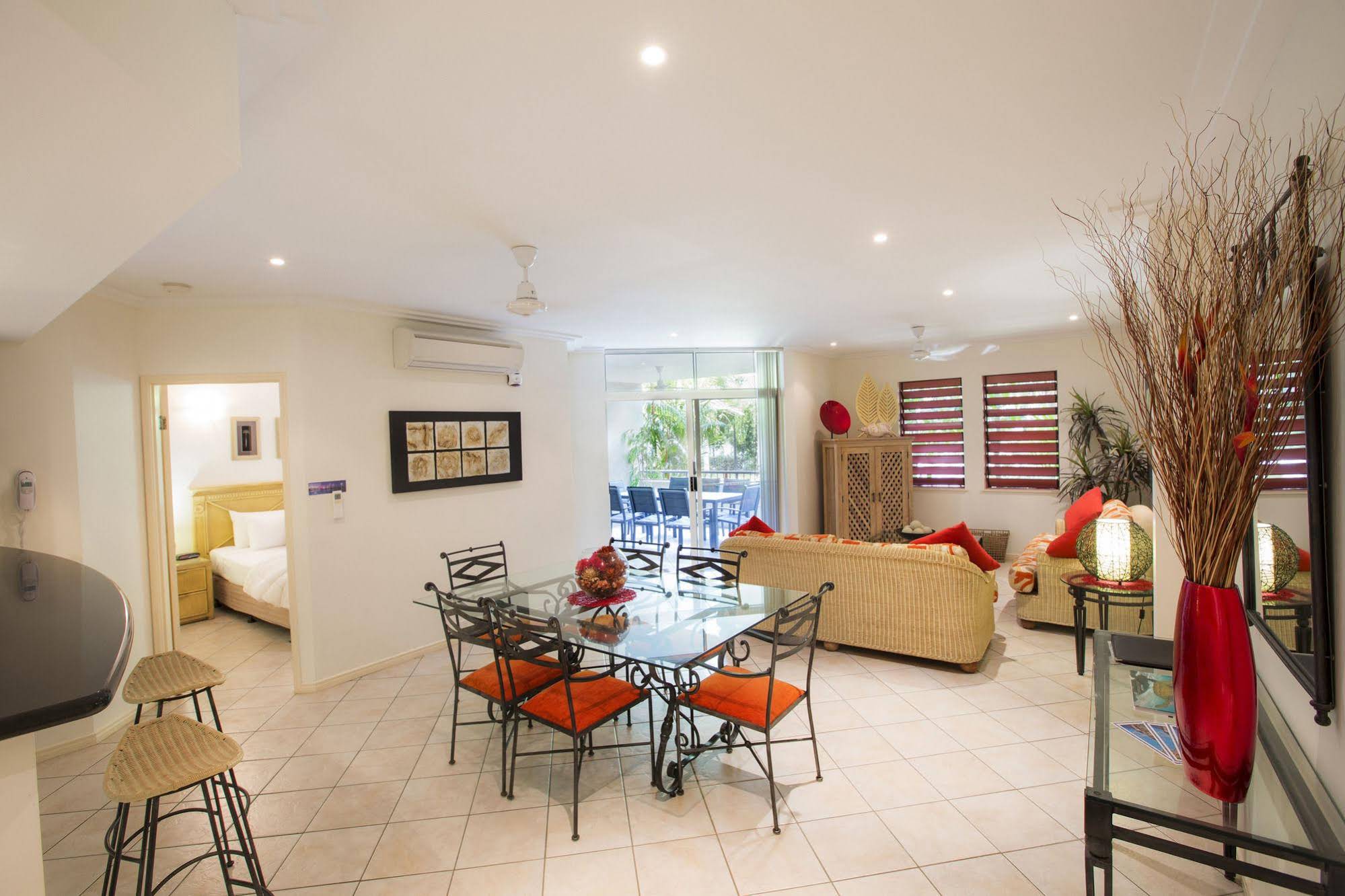 Oasis Palm Cove