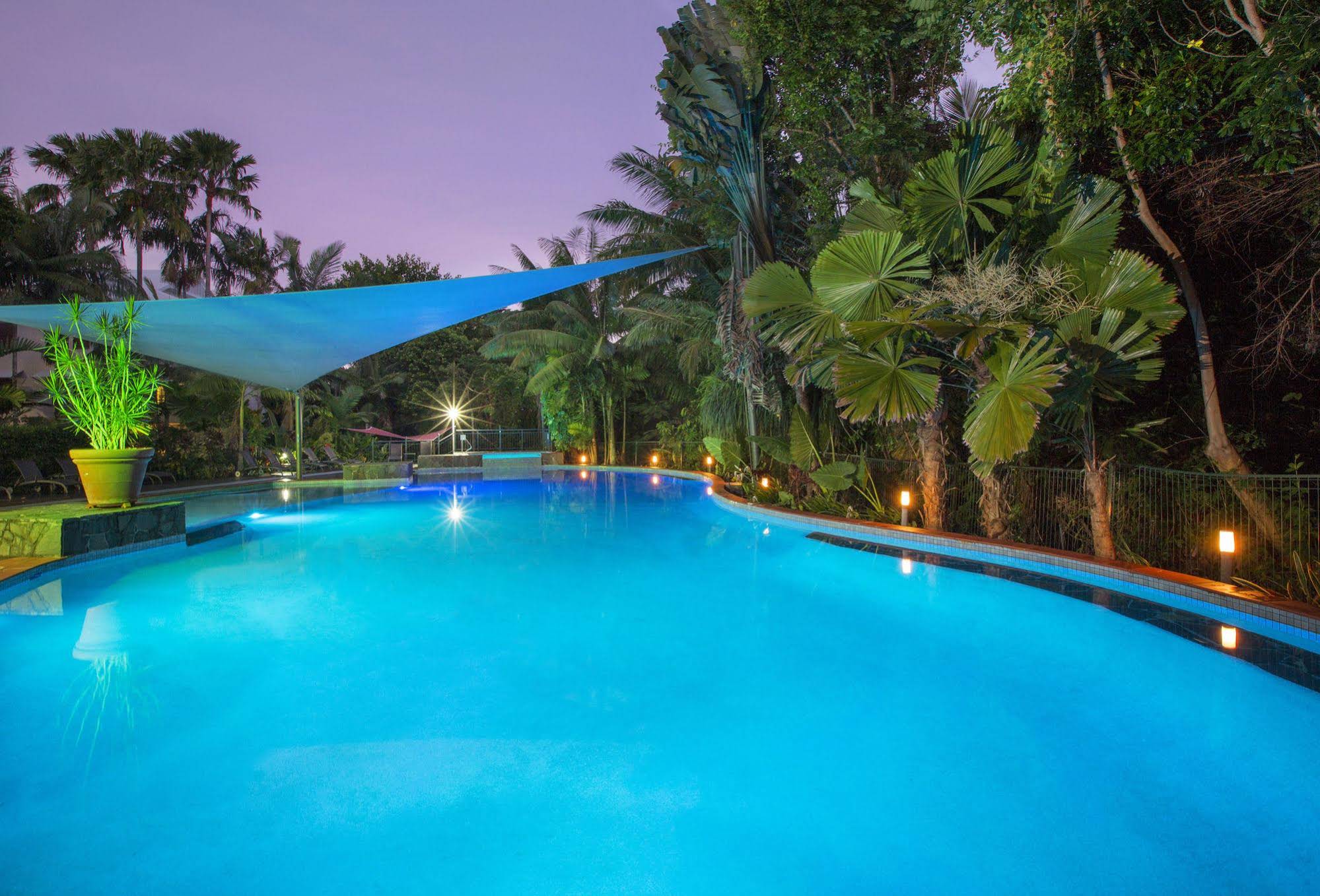 Oasis Palm Cove