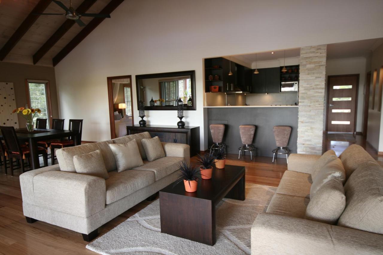 Lake Weyba Cottages Noosa