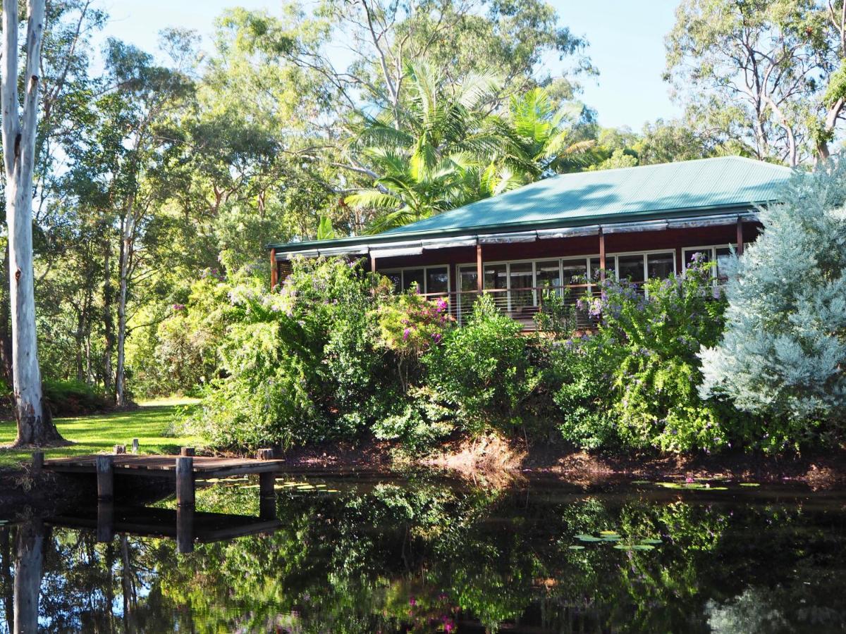 Lake Weyba Cottages Noosa