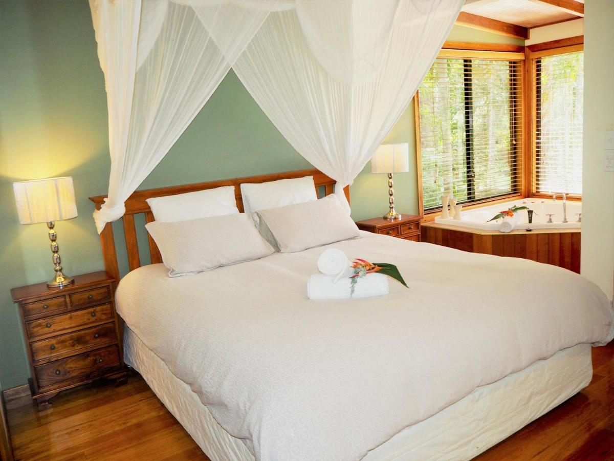 Lake Weyba Cottages Noosa