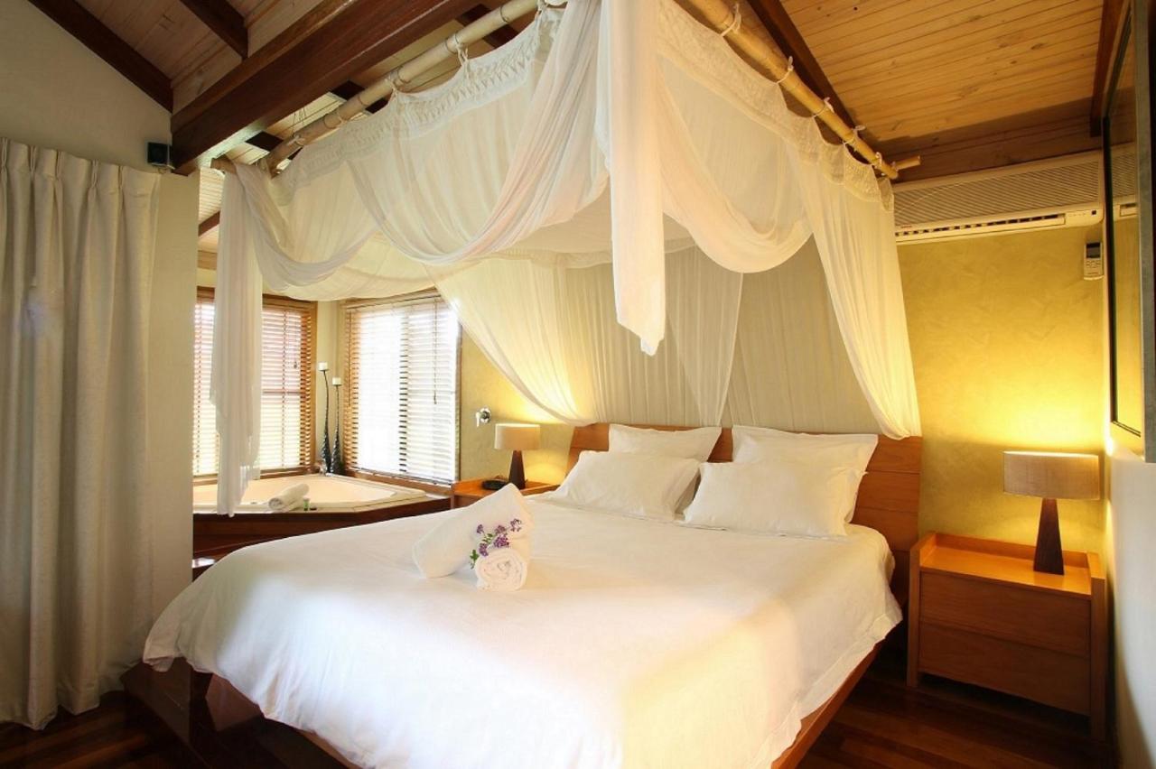 Lake Weyba Cottages Noosa