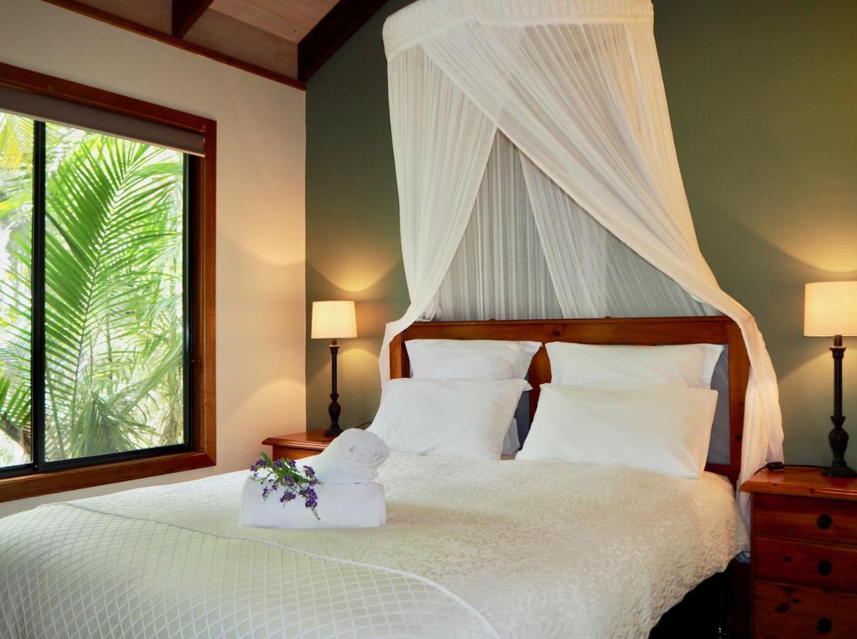 Lake Weyba Cottages Noosa