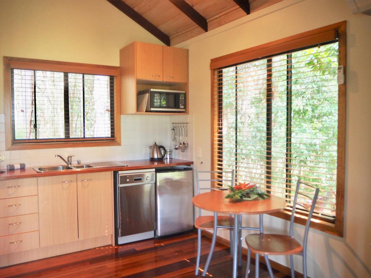 Lake Weyba Cottages Noosa