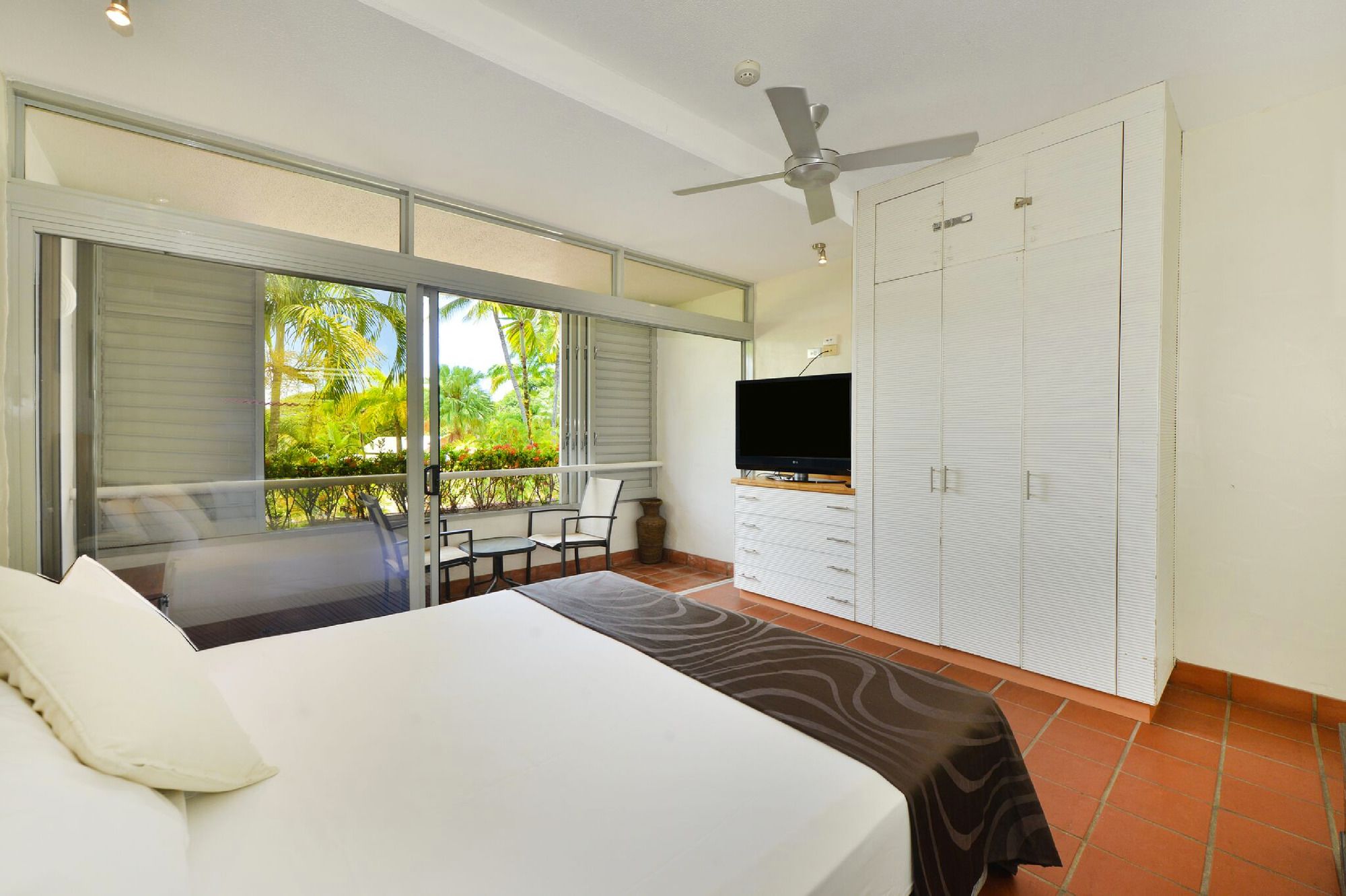 Club Tropical Resort