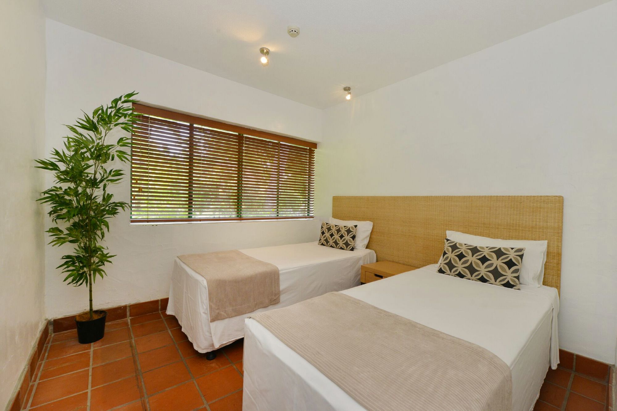 Club Tropical Resort