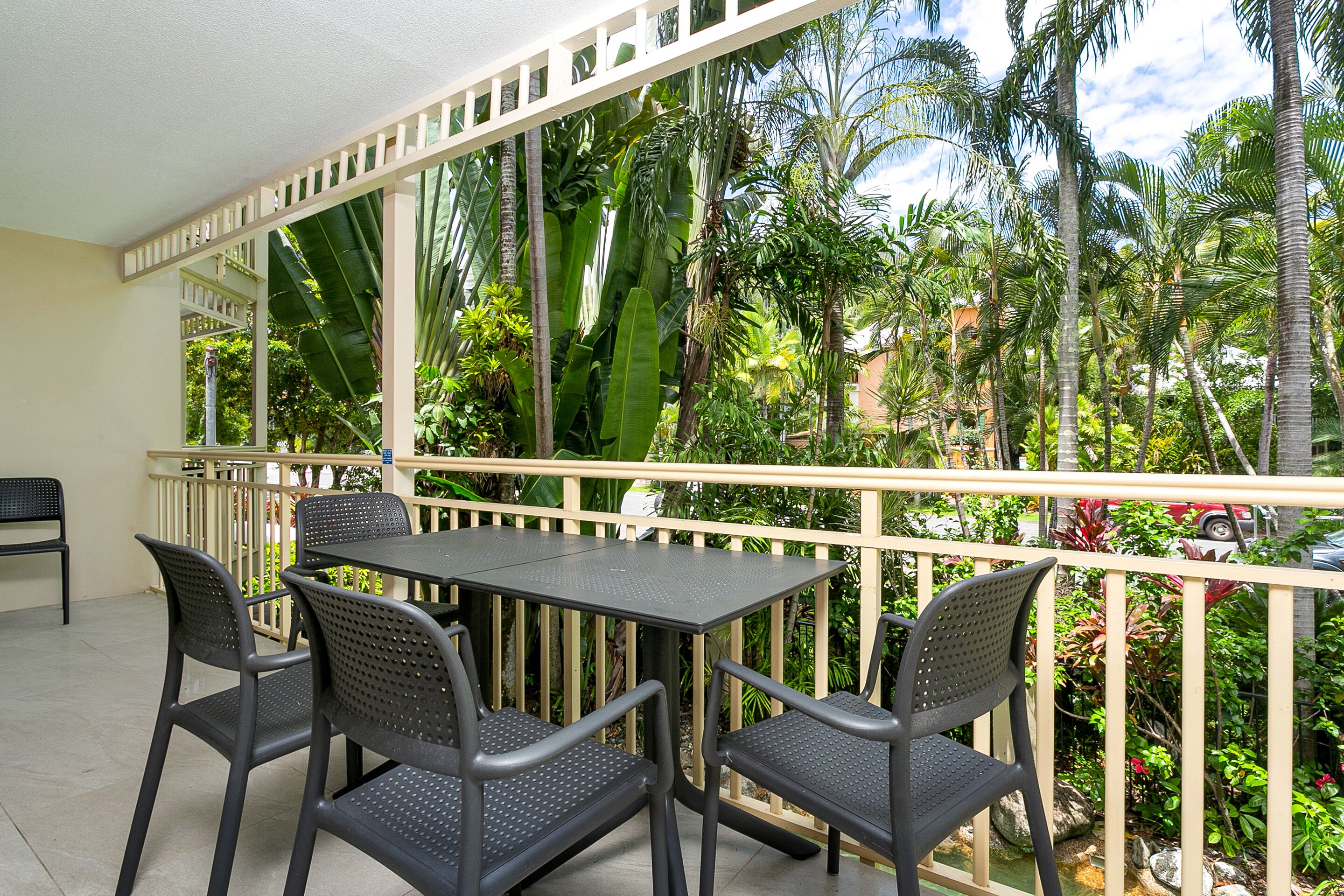 Driftwood Mantaray Holiday Apartments