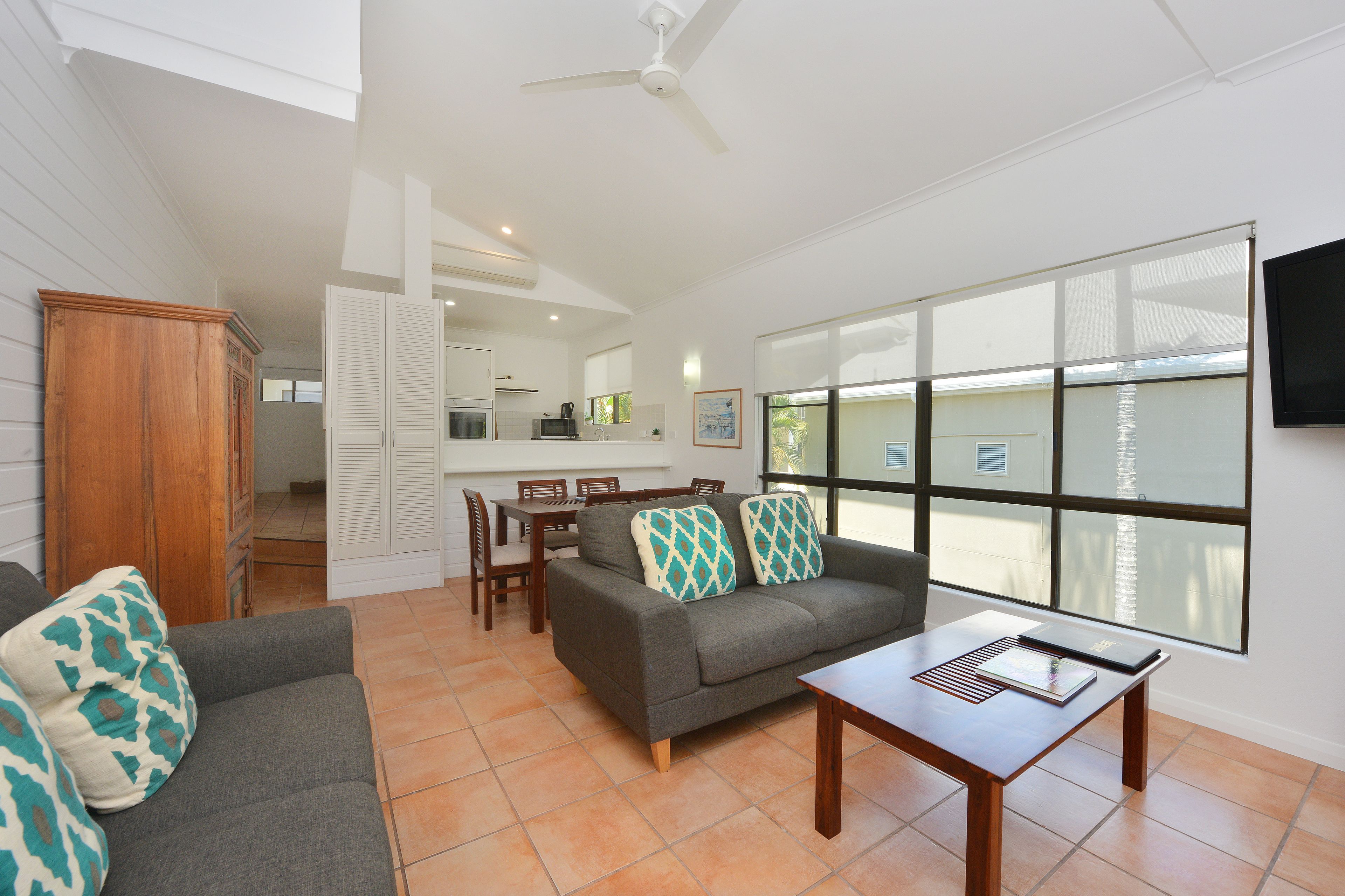 Driftwood Mantaray Holiday Apartments