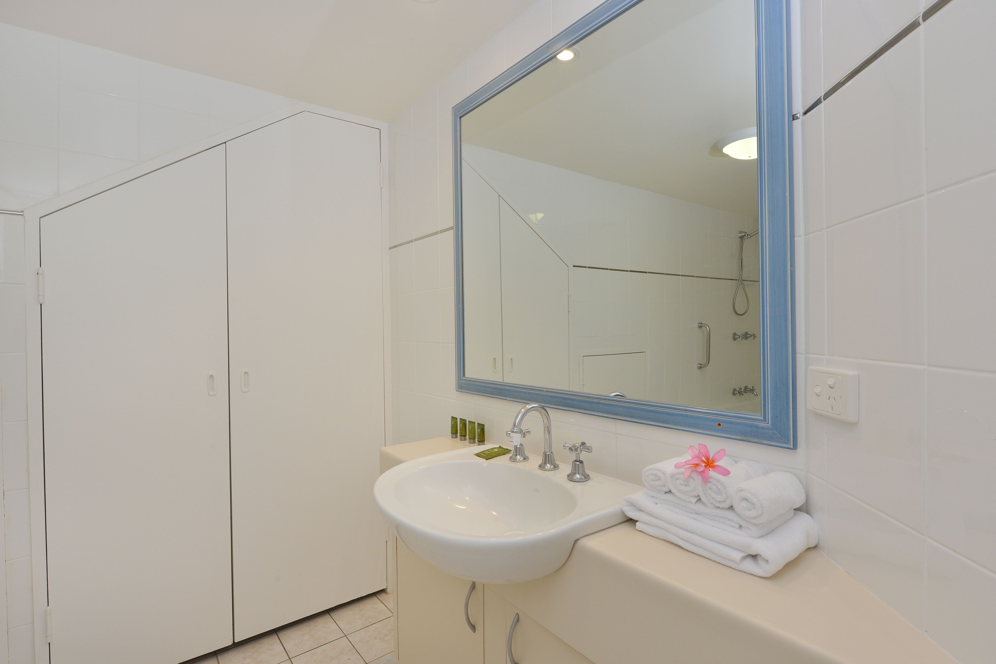 Driftwood Mantaray Holiday Apartments
