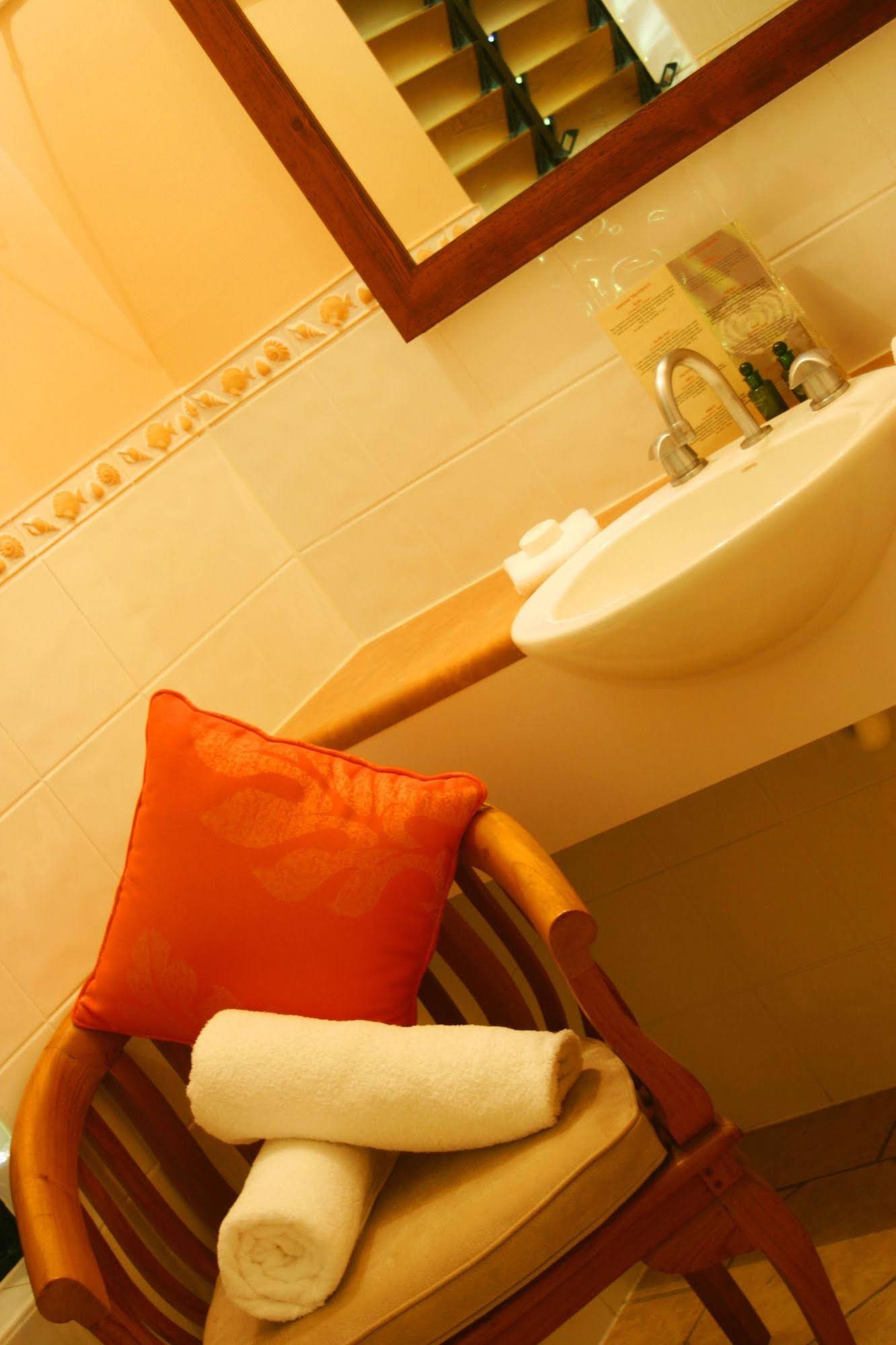 Hibiscus Resort and Spa