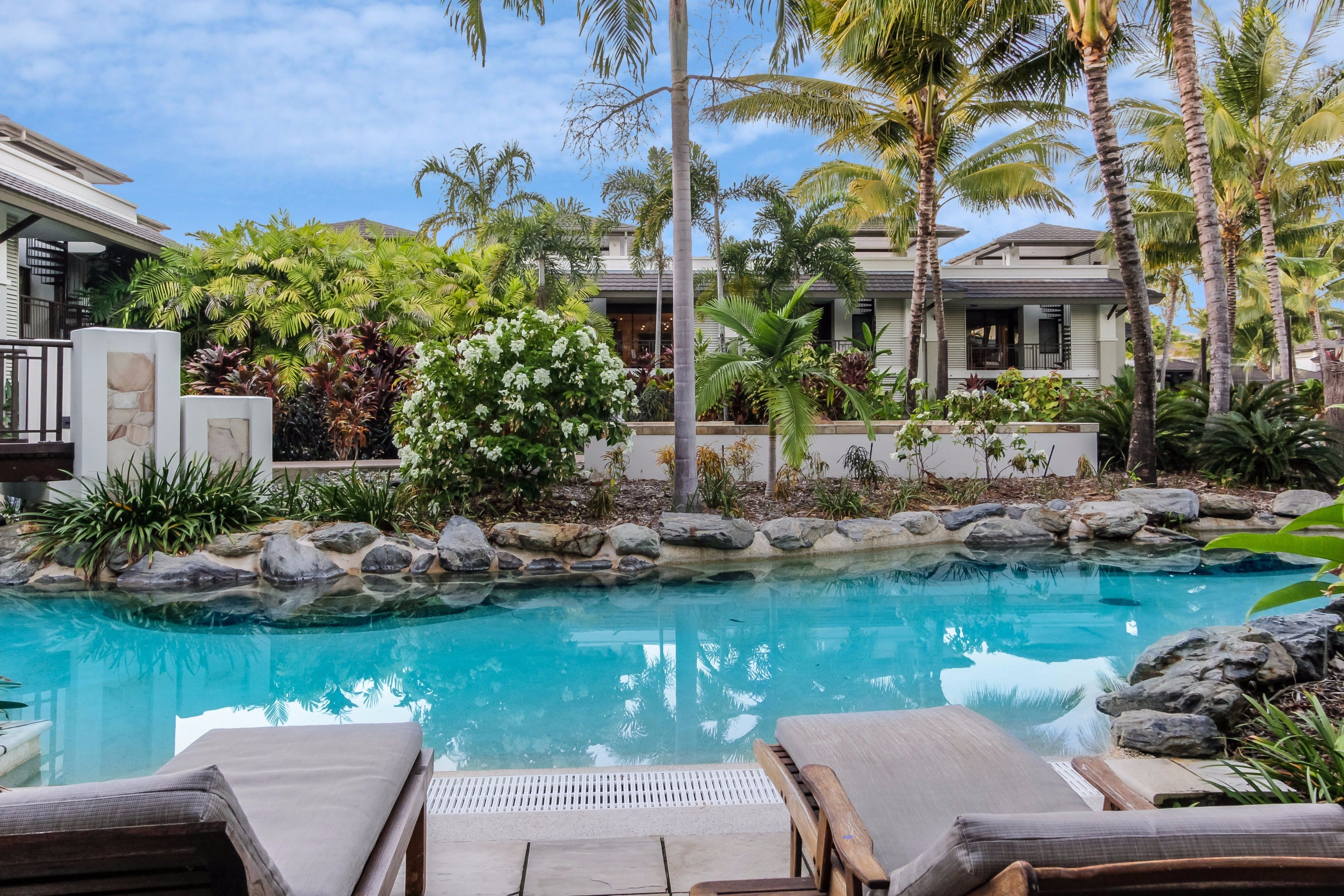 Luxury Private Apartments Sea Temple