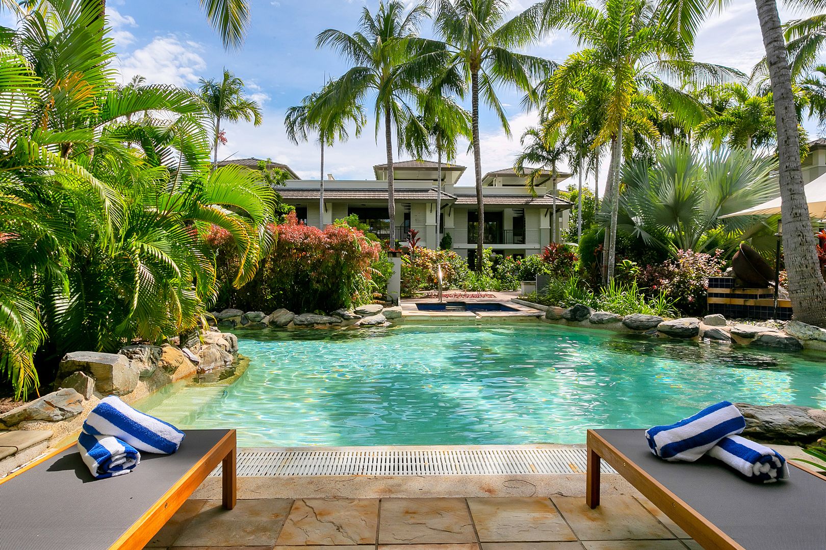 Luxury Private Apartments Sea Temple