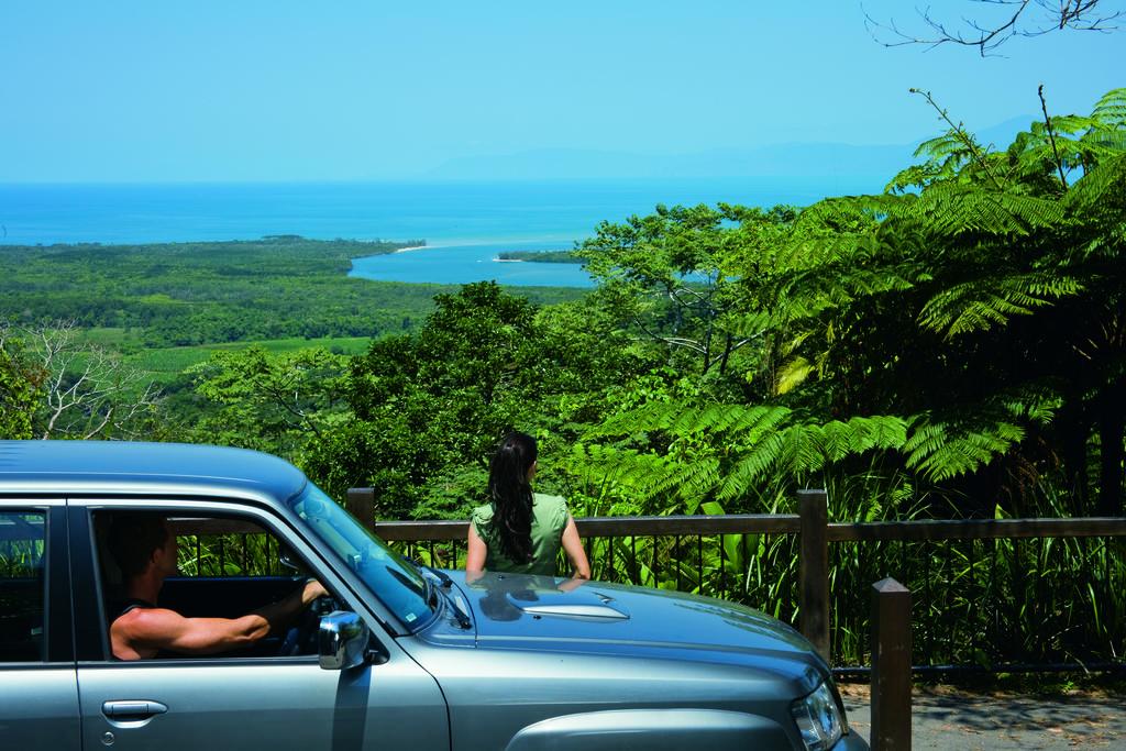 Martinique On Macrossan