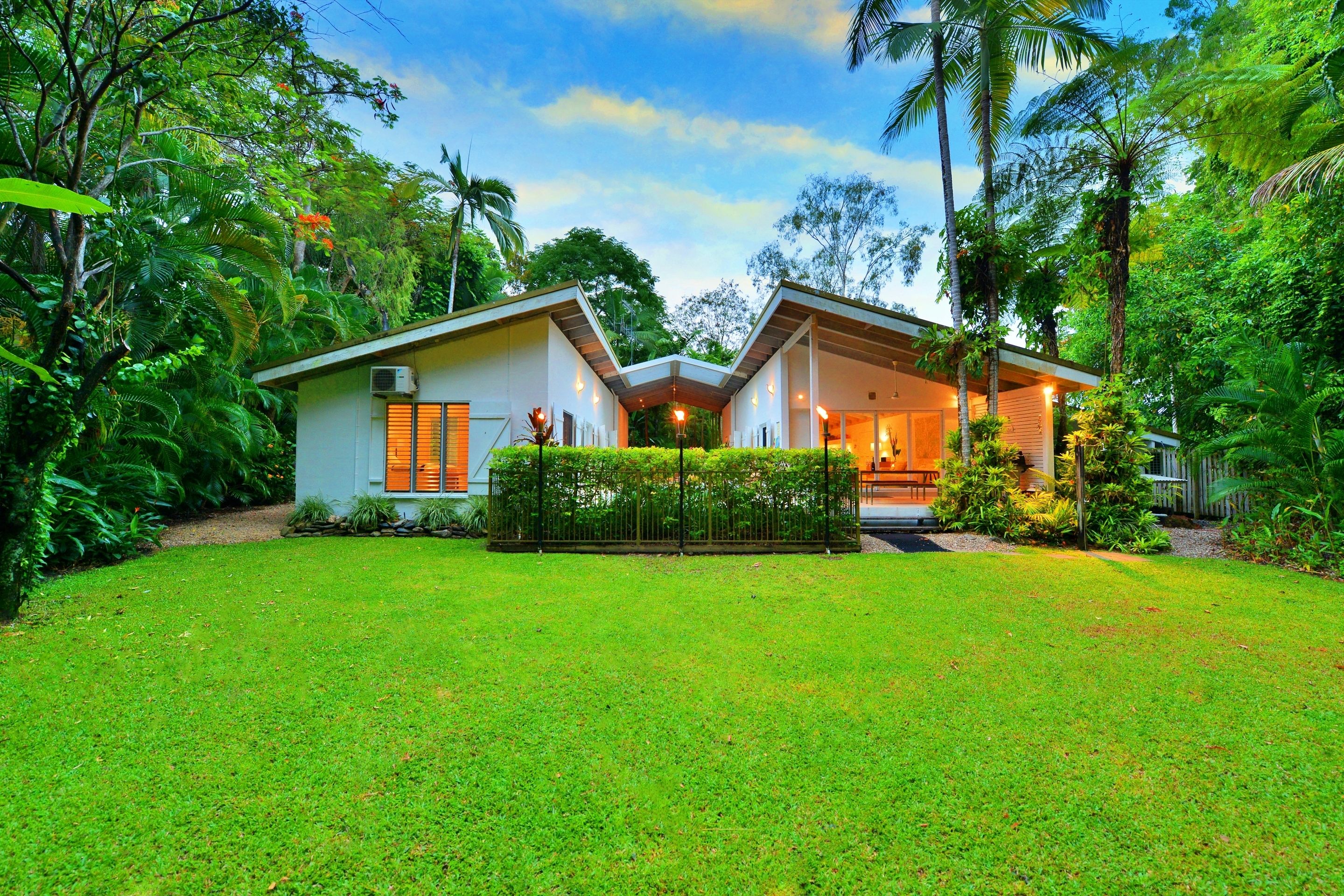 Pavilions In The Palms