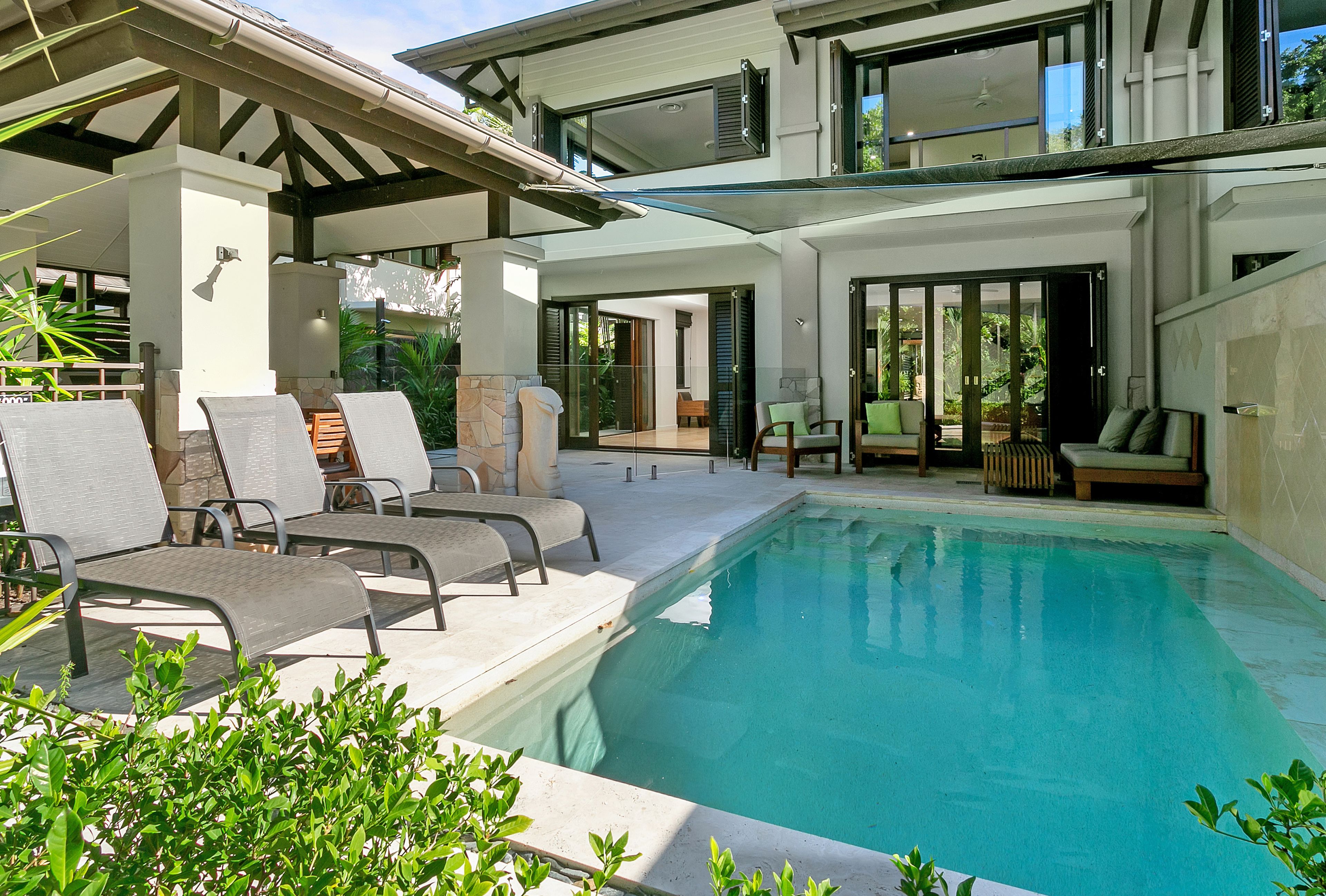 Seascape Holiday Apartments at Sea Temple Resort