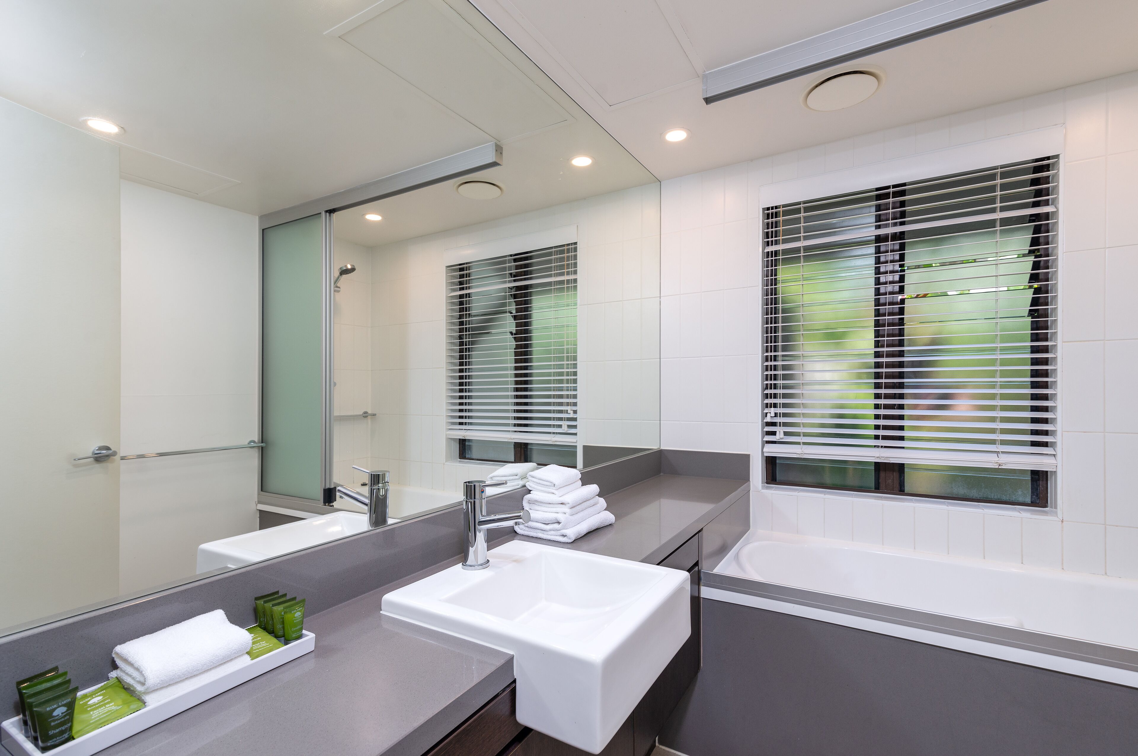 Seascape Holiday Apartments at Sea Temple Resort