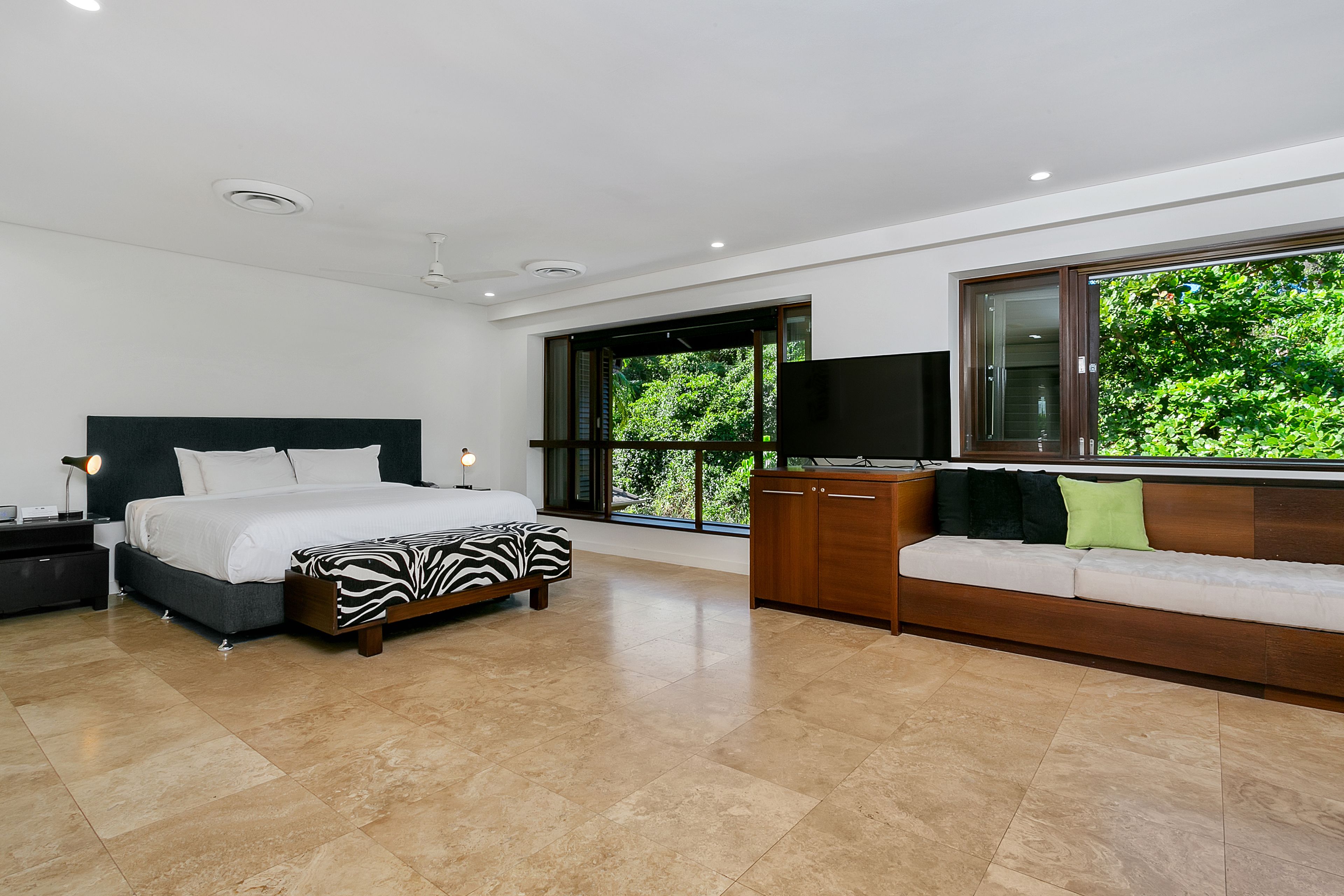 Seascape Holiday Apartments at Sea Temple Resort