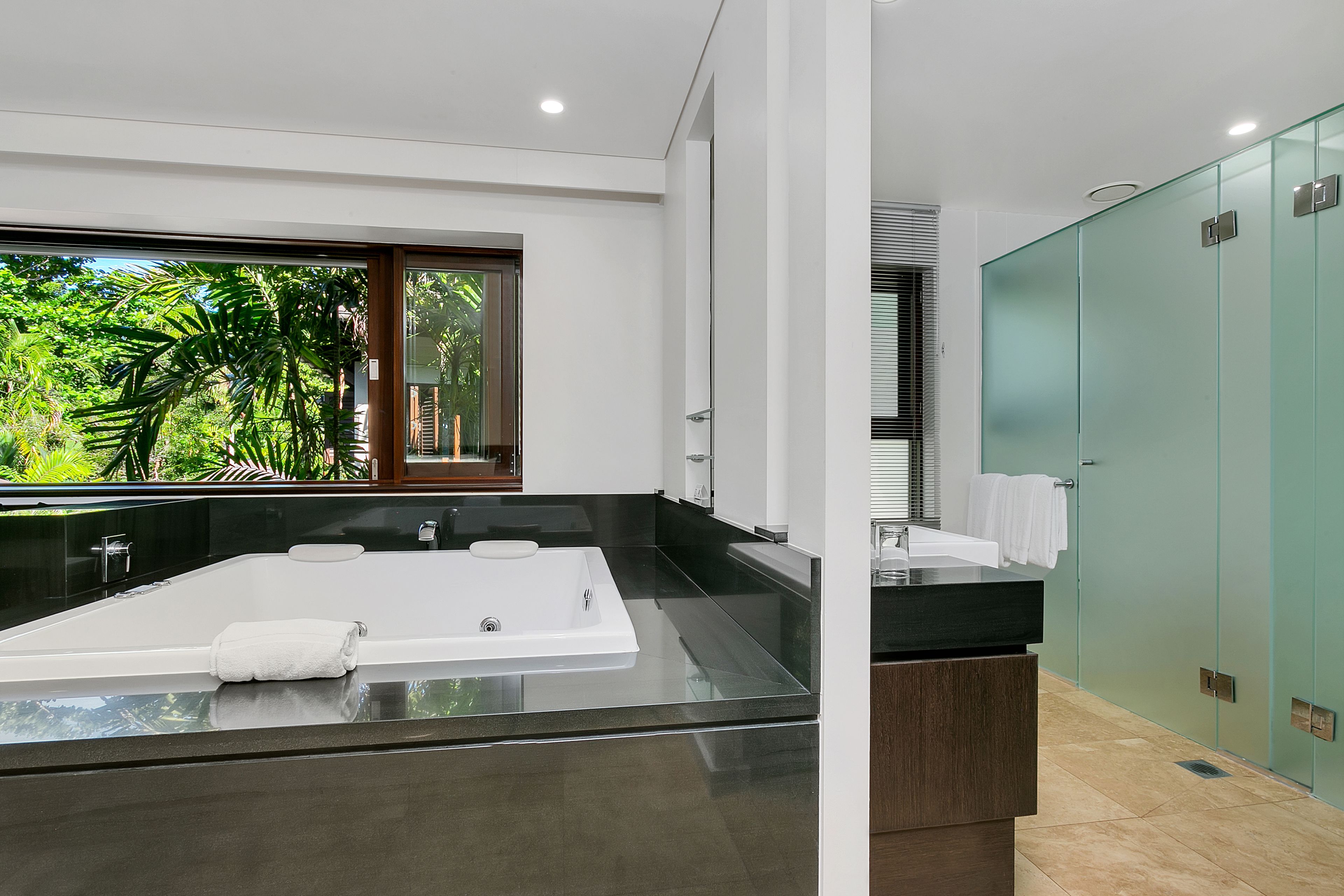 Seascape Holiday Apartments at Sea Temple Resort