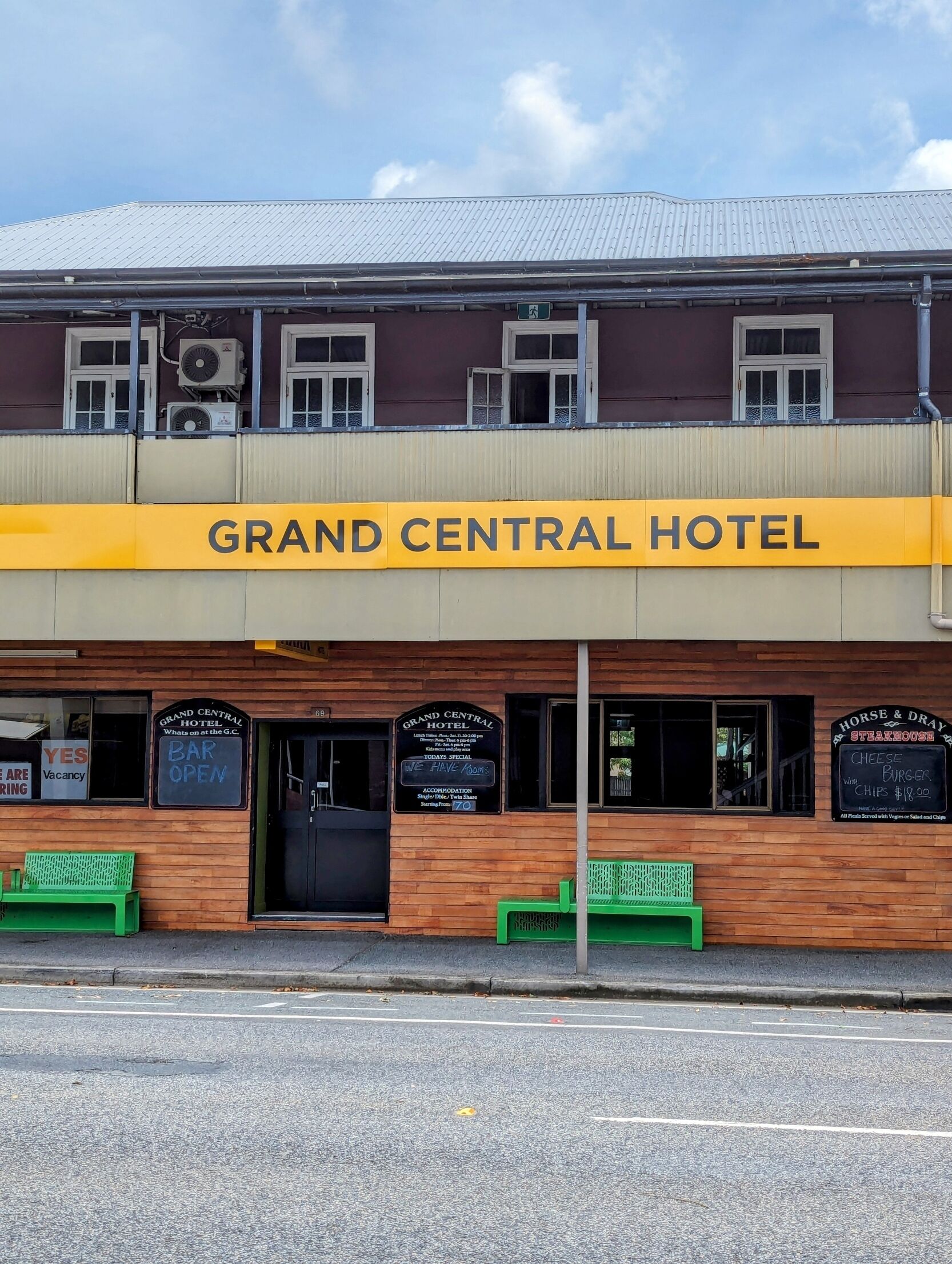 Grand Central Hotel Proserpine