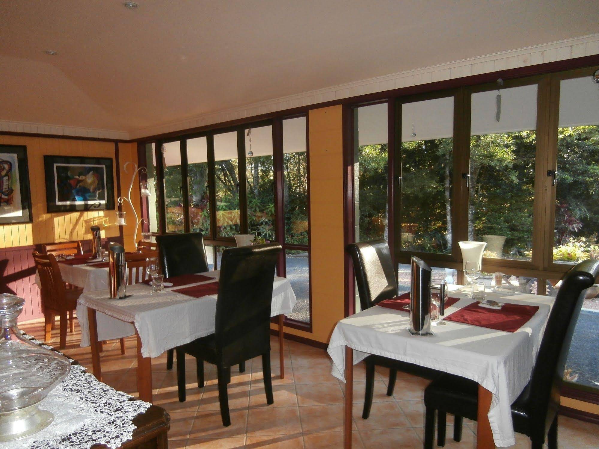 Chilverton Cottages & Restaurant