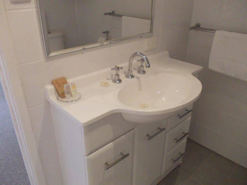 Ainslie Manor Bed and Breakfast