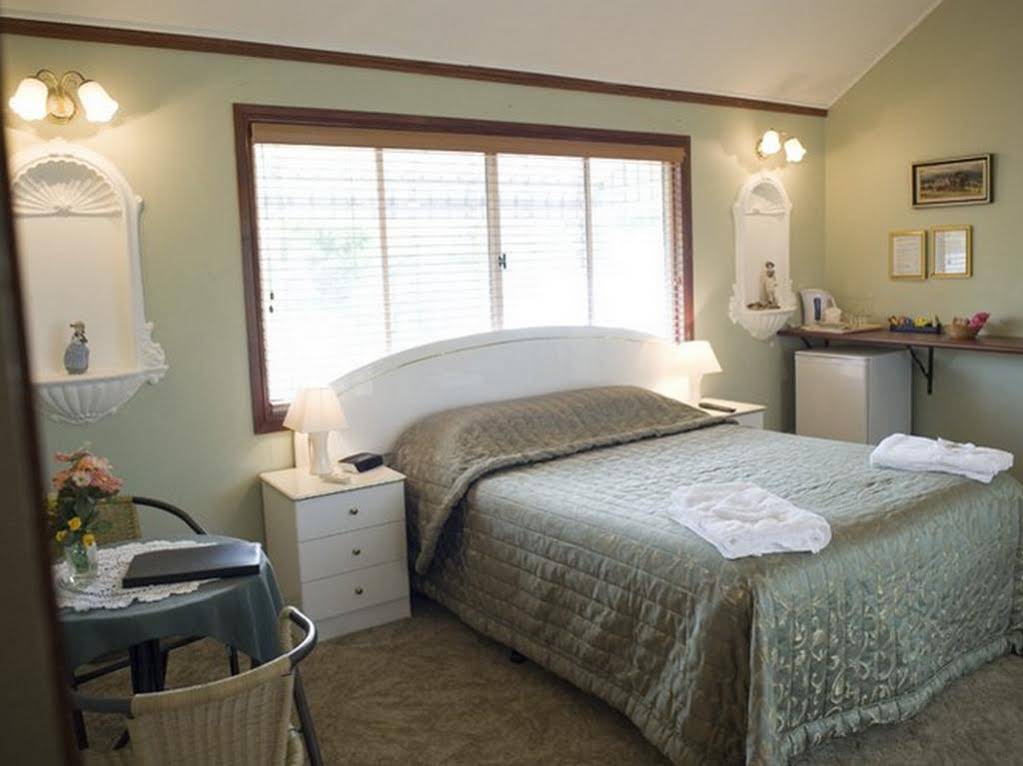 Ainslie Manor Bed and Breakfast