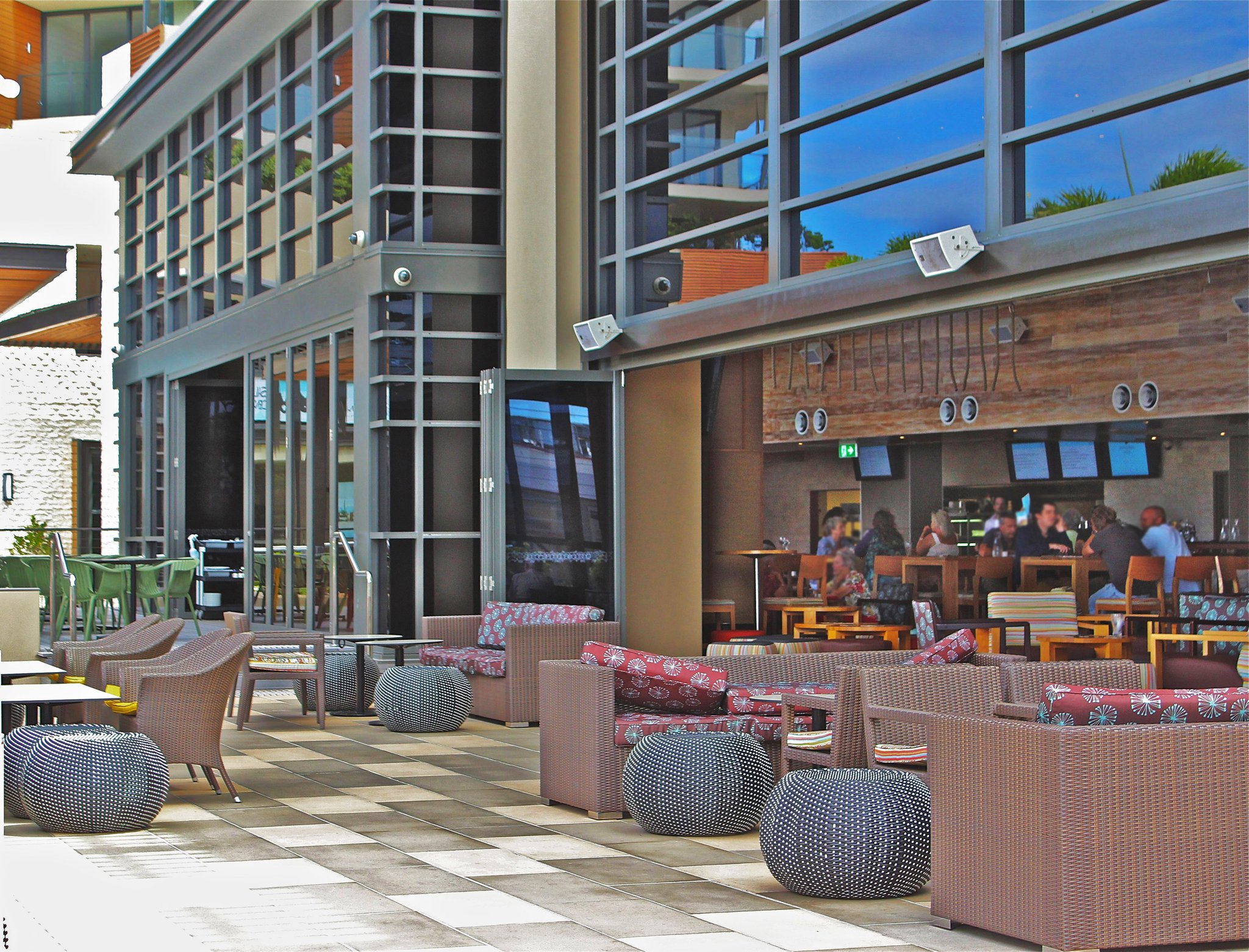 Oaks Redcliffe Mon Komo Suites