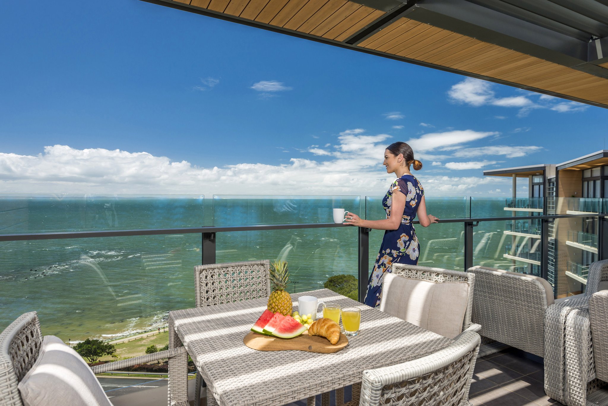 Oaks Redcliffe Mon Komo Suites