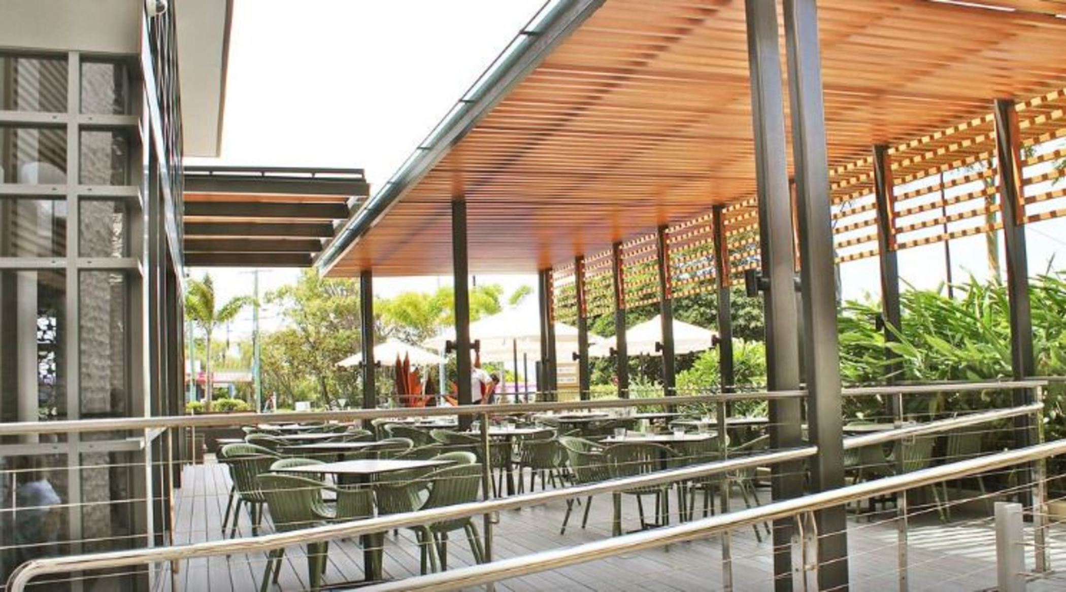 Oaks Redcliffe Mon Komo Suites