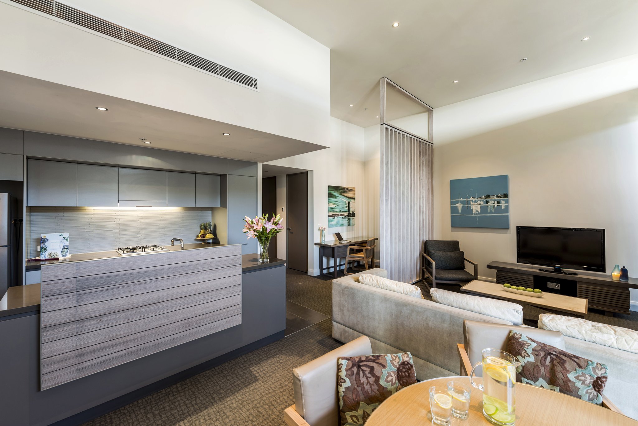 Oaks Redcliffe Mon Komo Suites