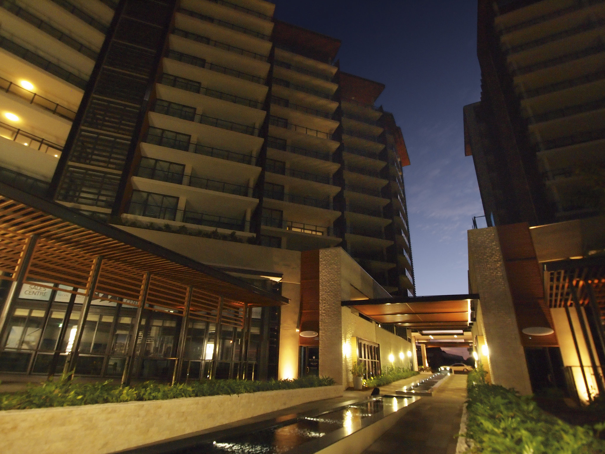 Oaks Redcliffe Mon Komo Suites