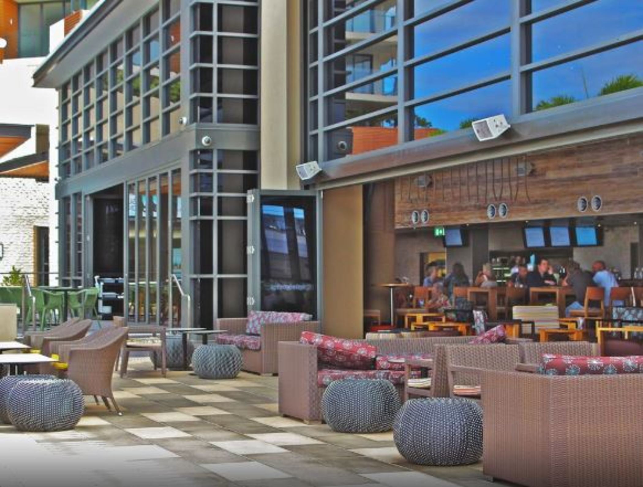 Oaks Redcliffe Mon Komo Suites