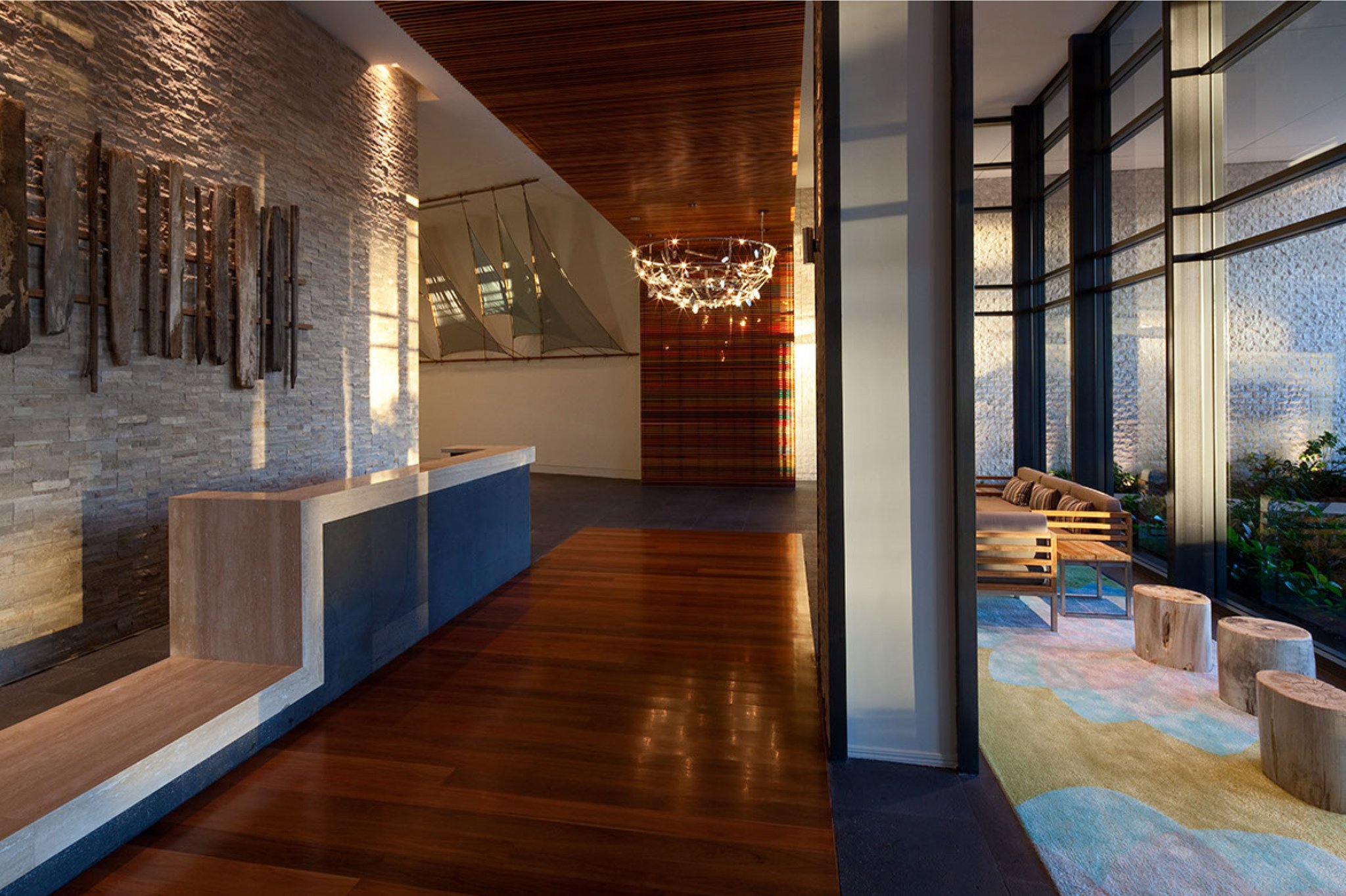 Oaks Redcliffe Mon Komo Suites