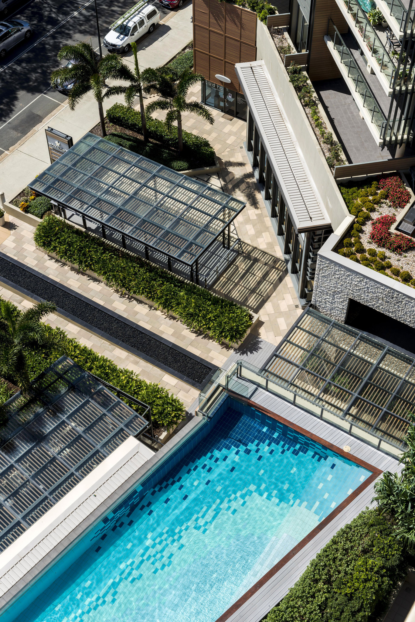 Oaks Redcliffe Mon Komo Suites