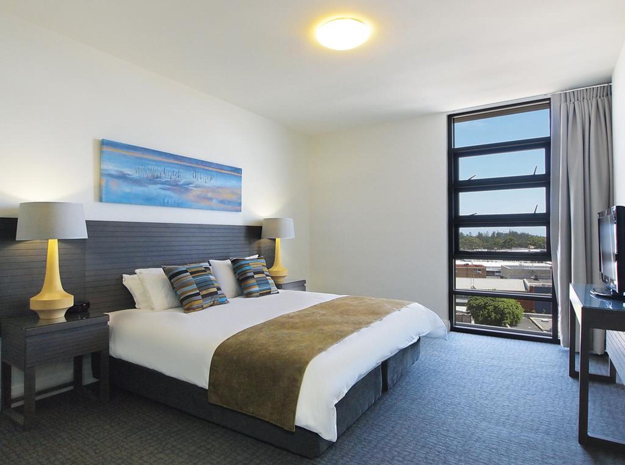 Oaks Redcliffe Mon Komo Suites