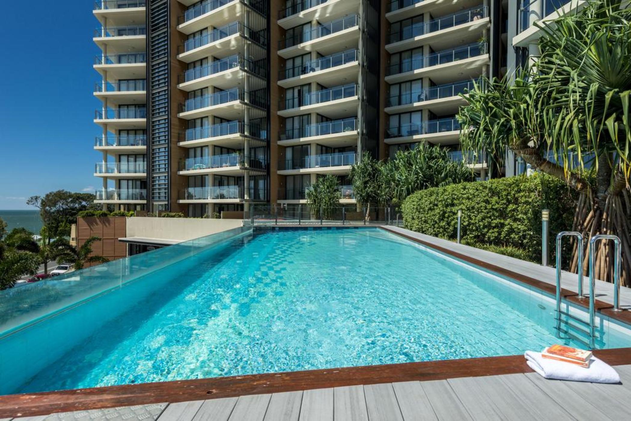 Oaks Redcliffe Mon Komo Suites