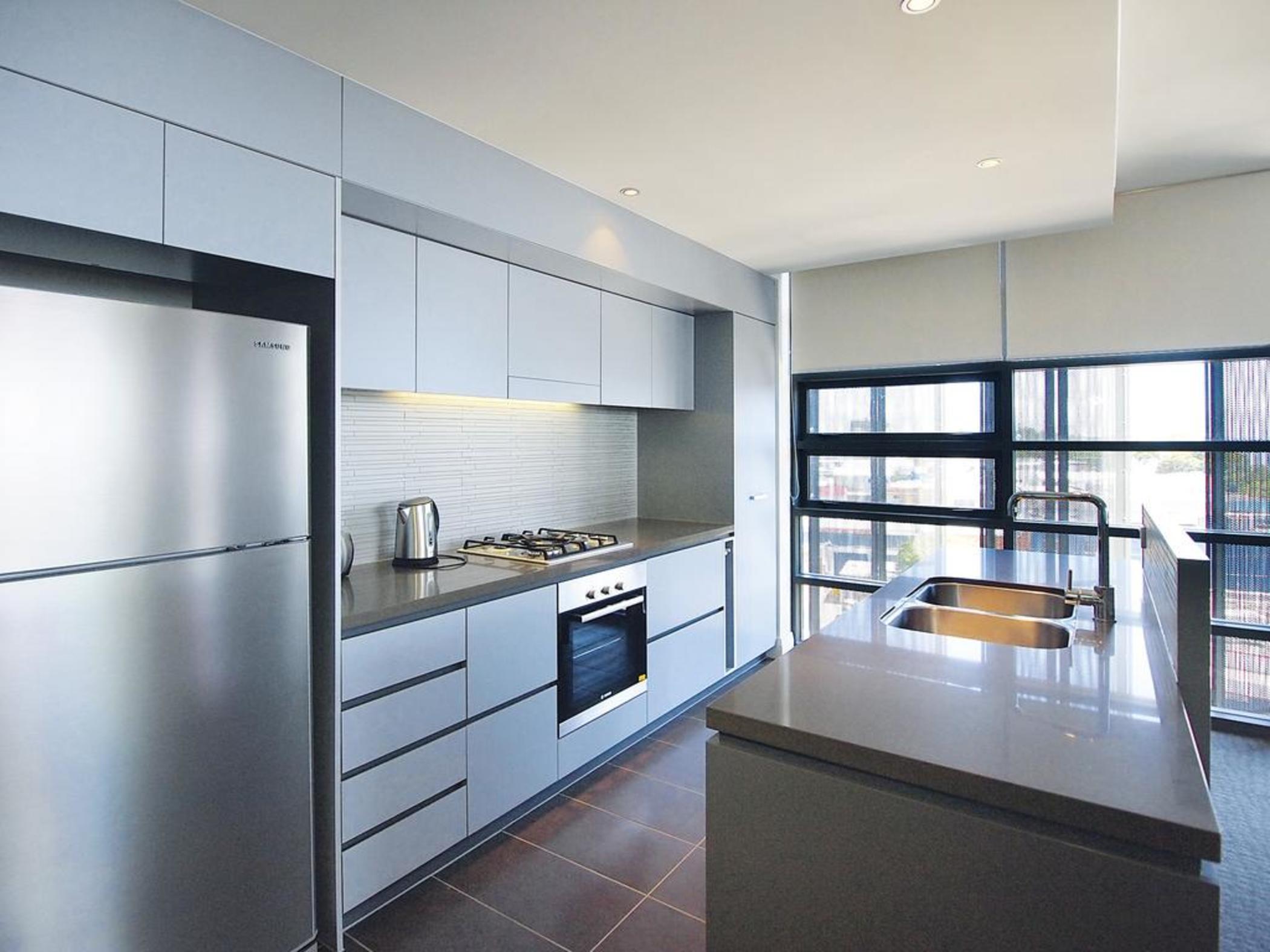 Oaks Redcliffe Mon Komo Suites