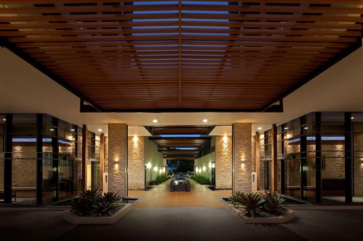 Oaks Redcliffe Mon Komo Suites