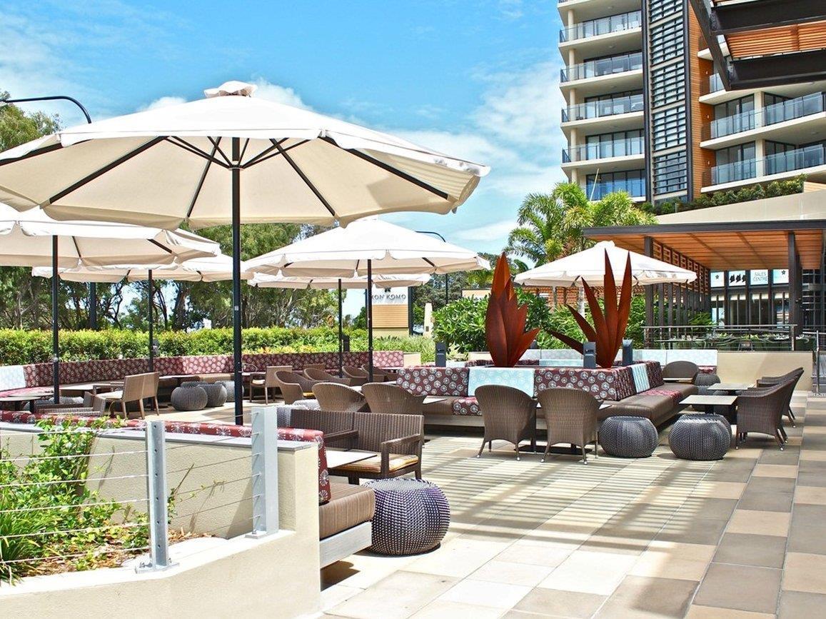 Oaks Redcliffe Mon Komo Suites